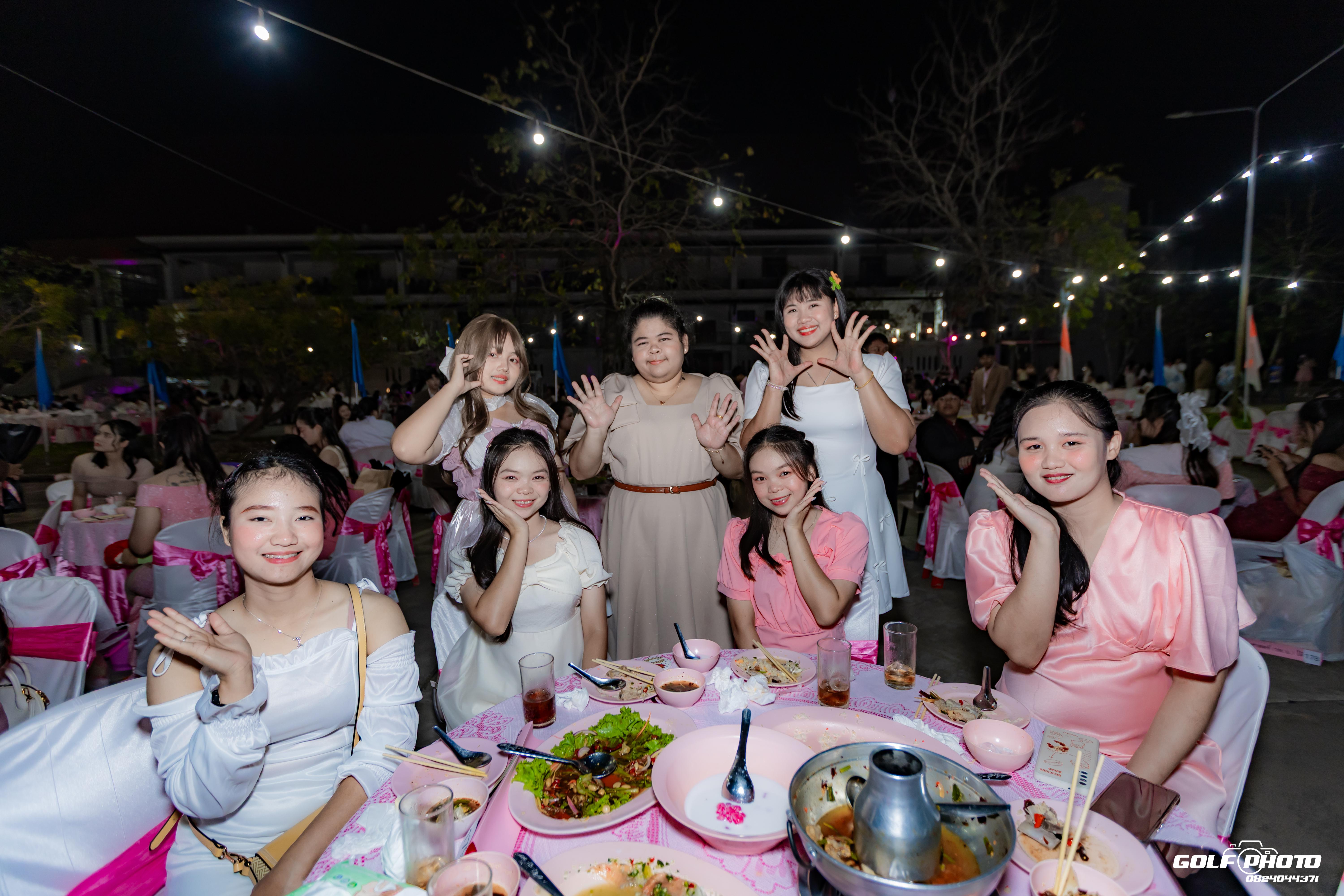 427. งานราตรีสีฟ้า