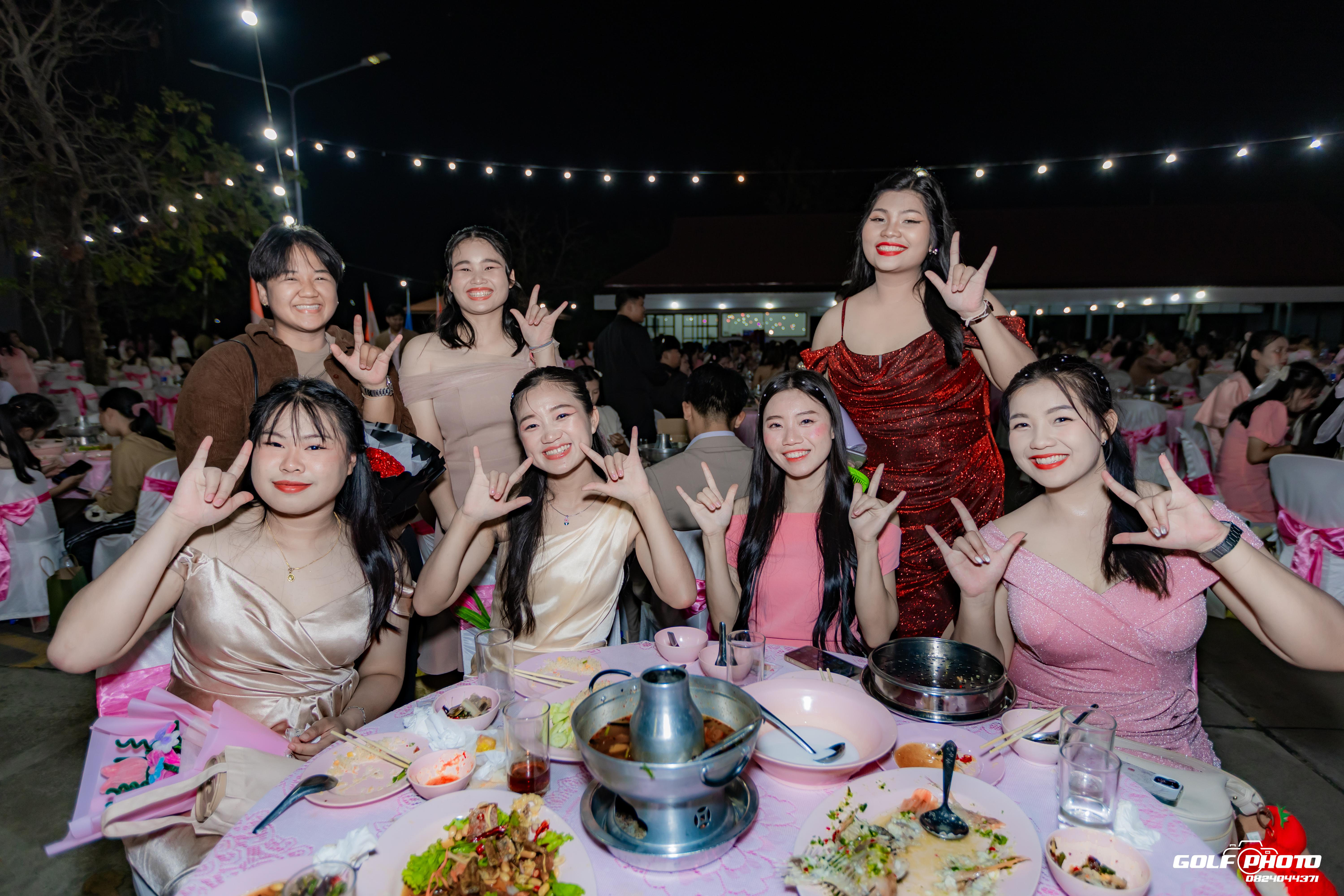 430. งานราตรีสีฟ้า