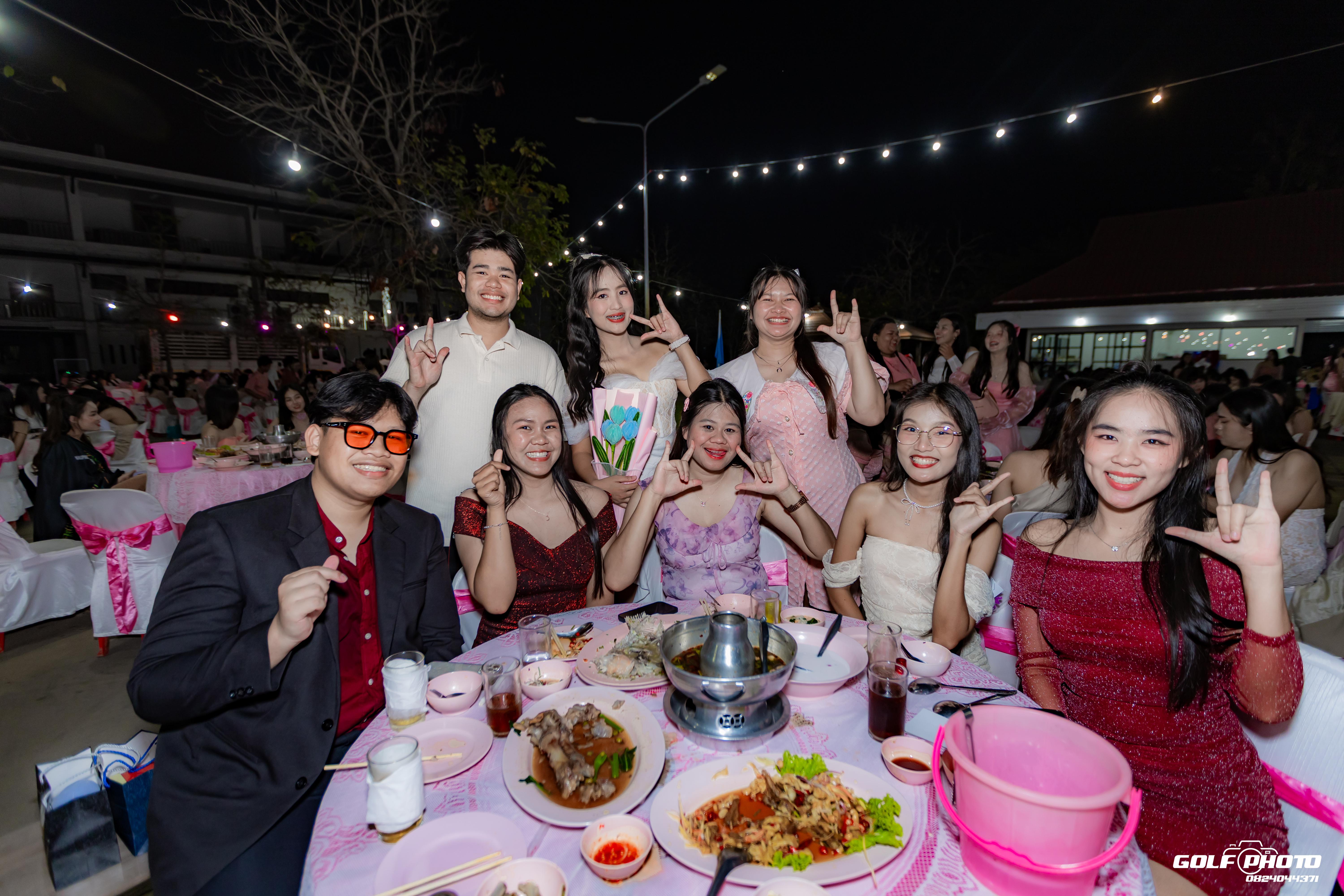 435. งานราตรีสีฟ้า