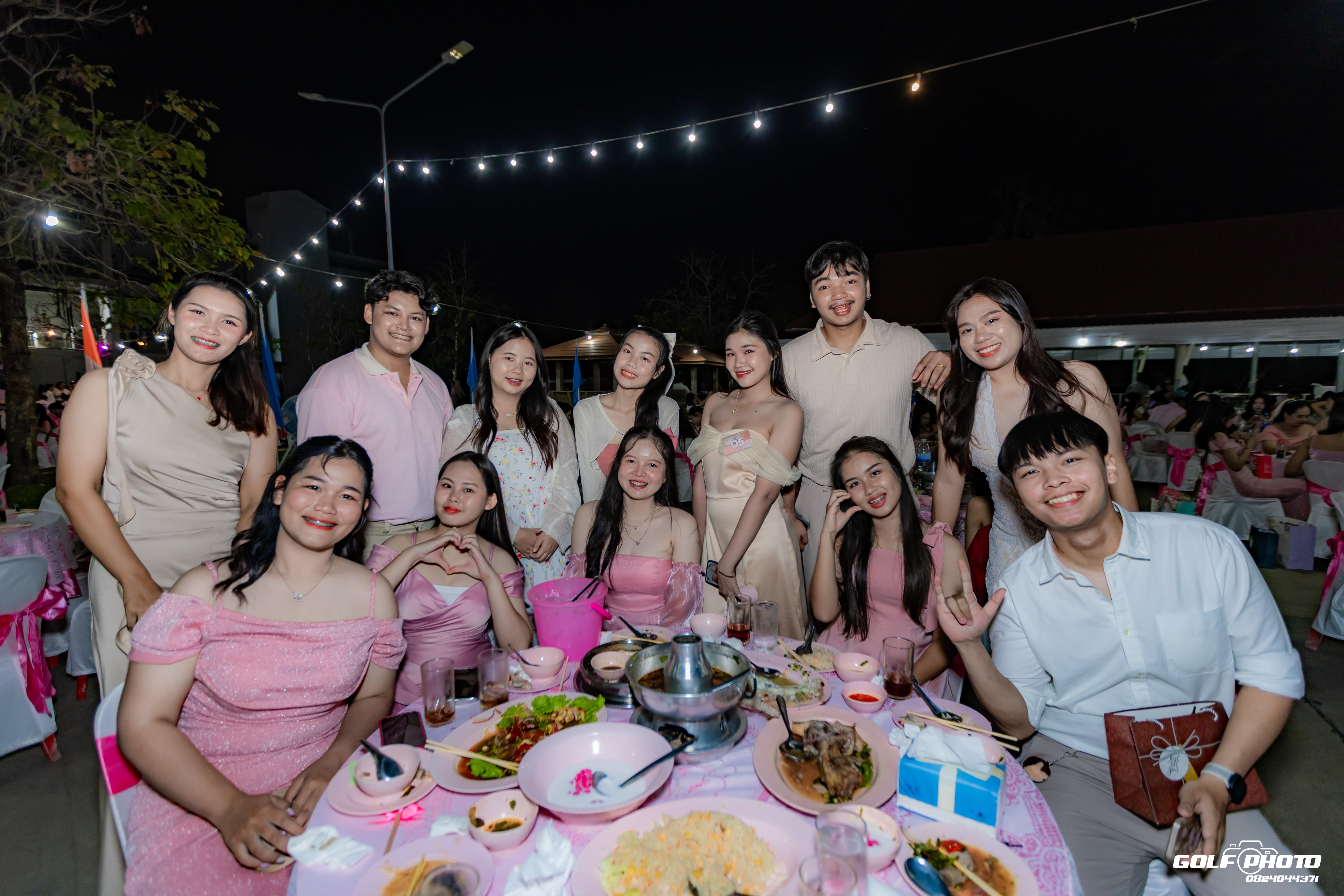 437. งานราตรีสีฟ้า