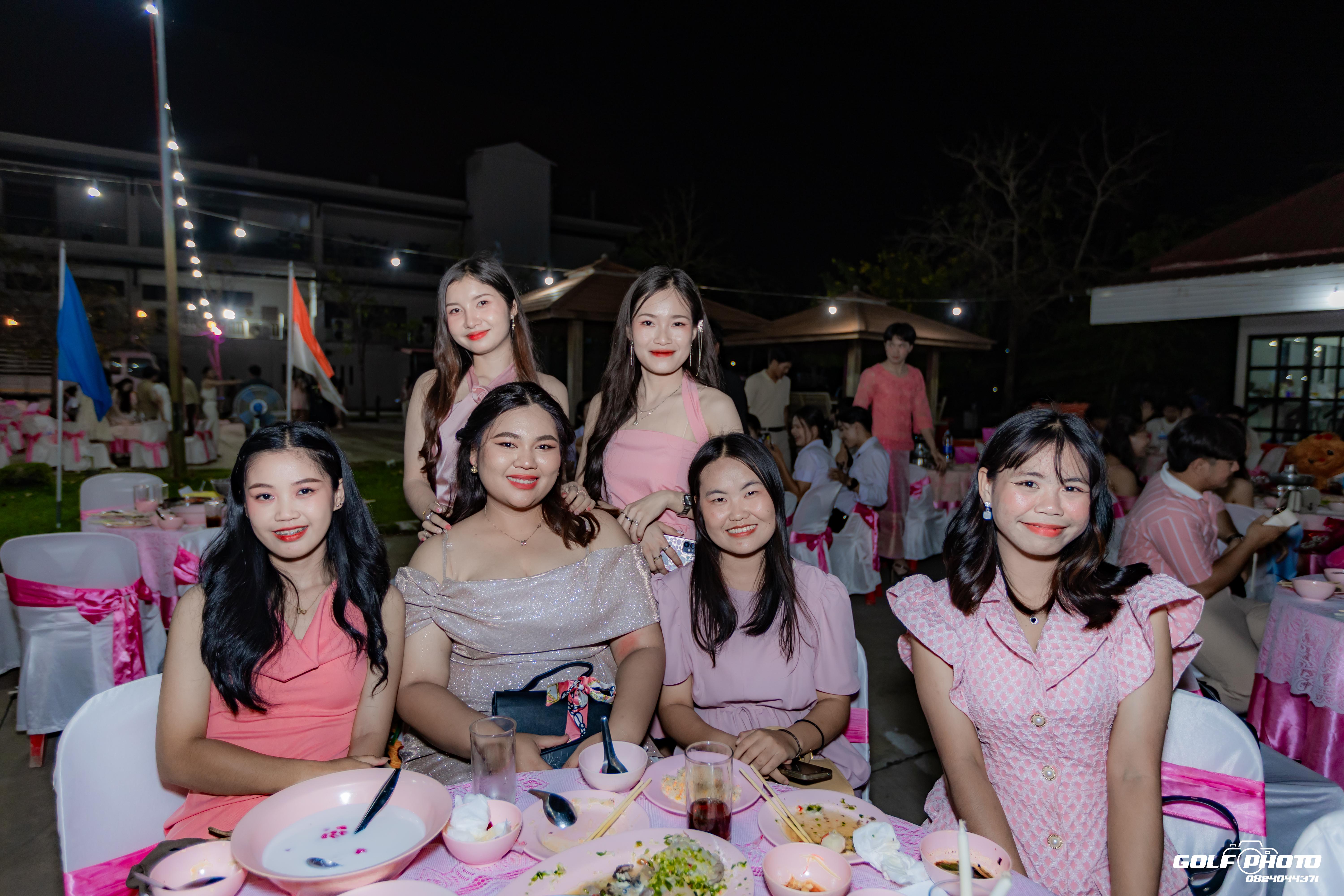 450. งานราตรีสีฟ้า
