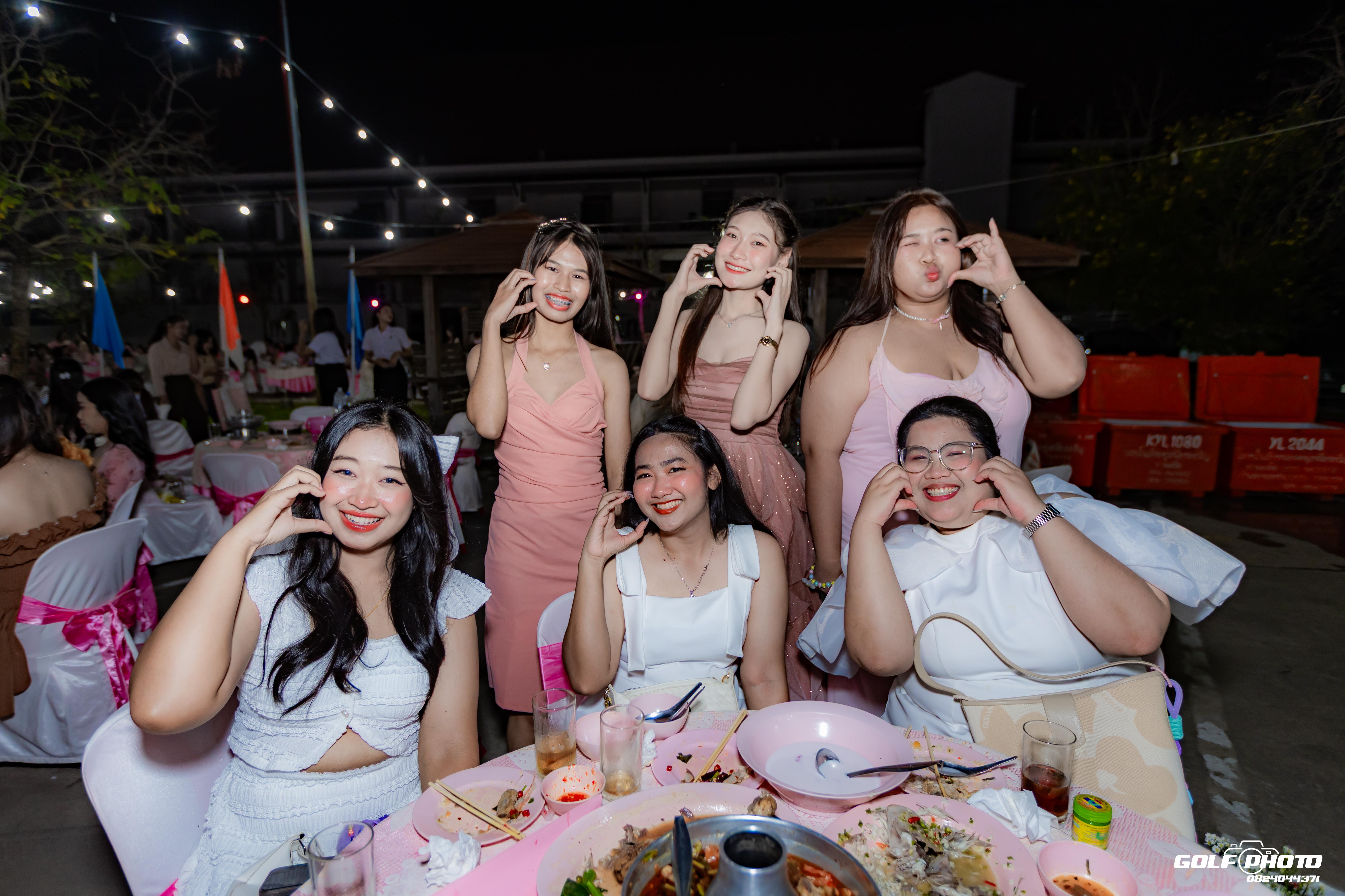 465. งานราตรีสีฟ้า