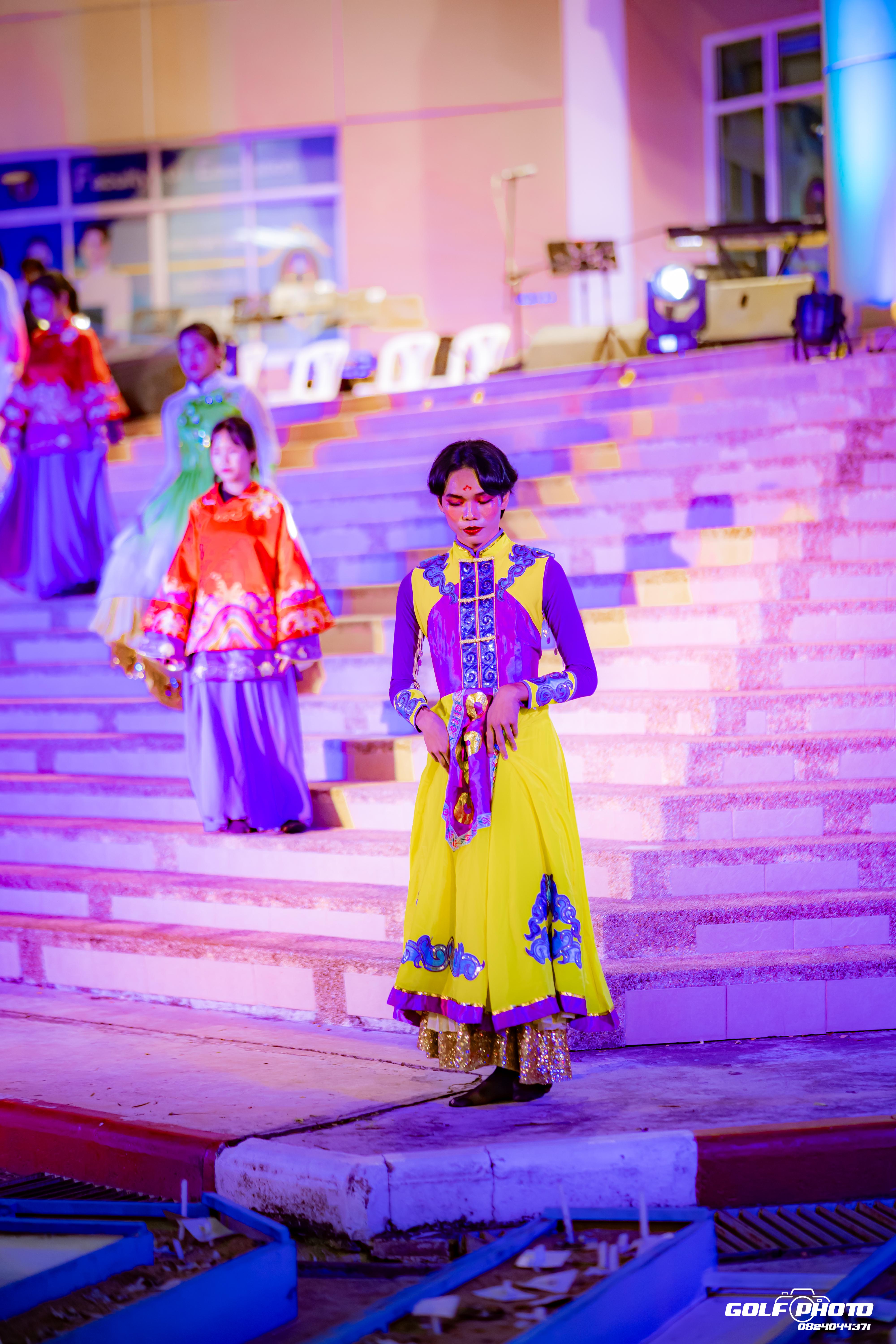 491. งานราตรีสีฟ้า