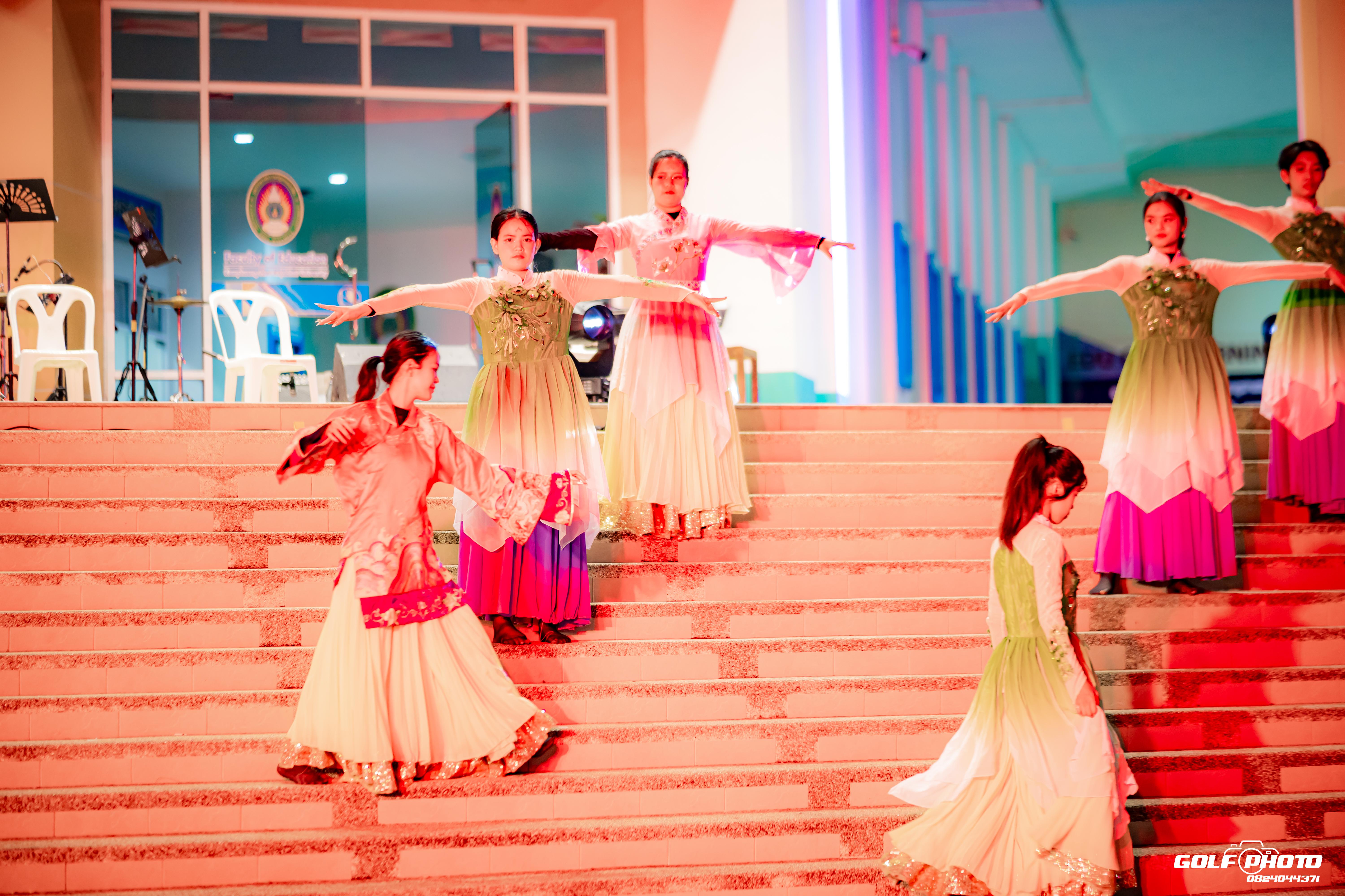 497. งานราตรีสีฟ้า