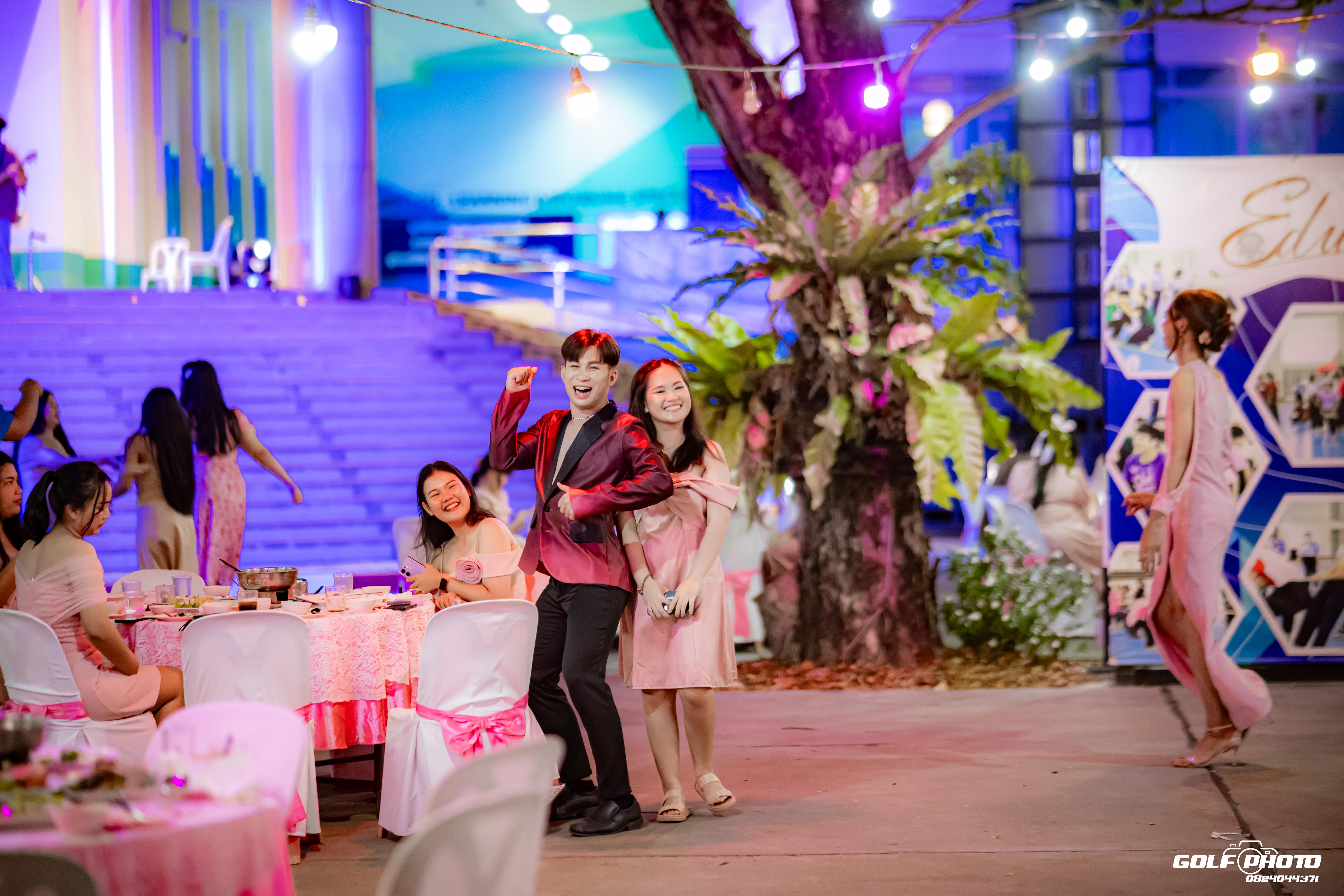 518. งานราตรีสีฟ้า