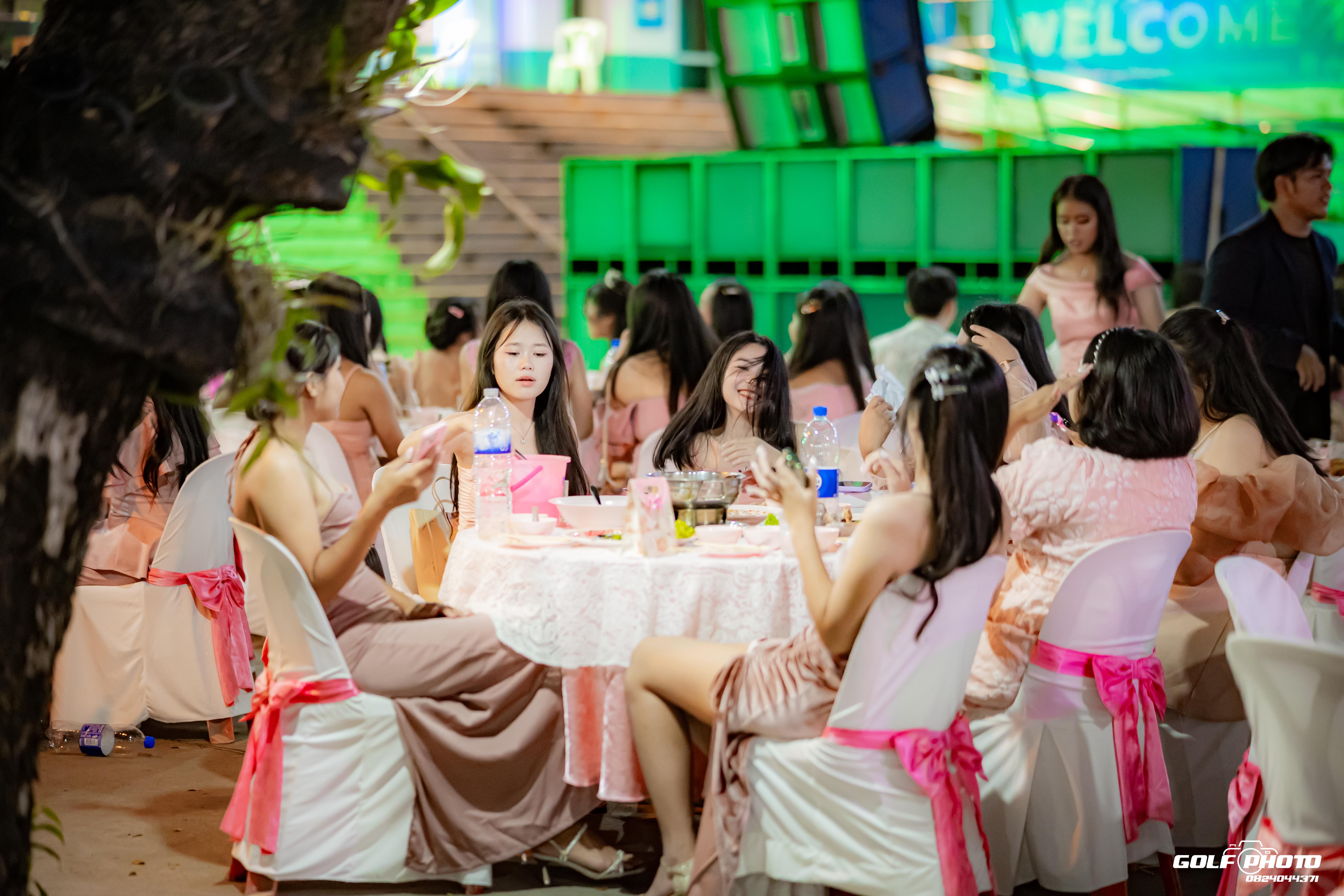 544. งานราตรีสีฟ้า