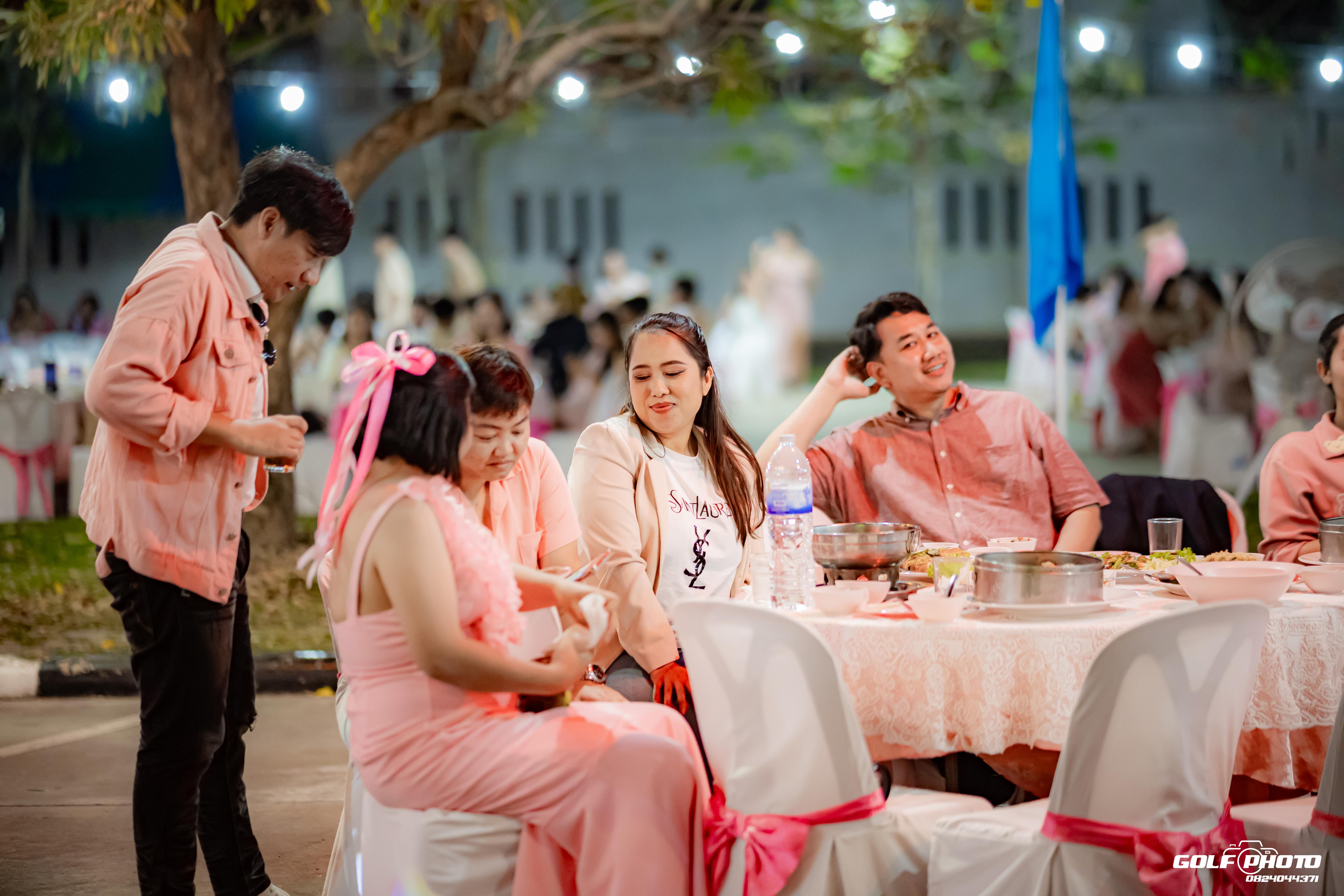 564. งานราตรีสีฟ้า