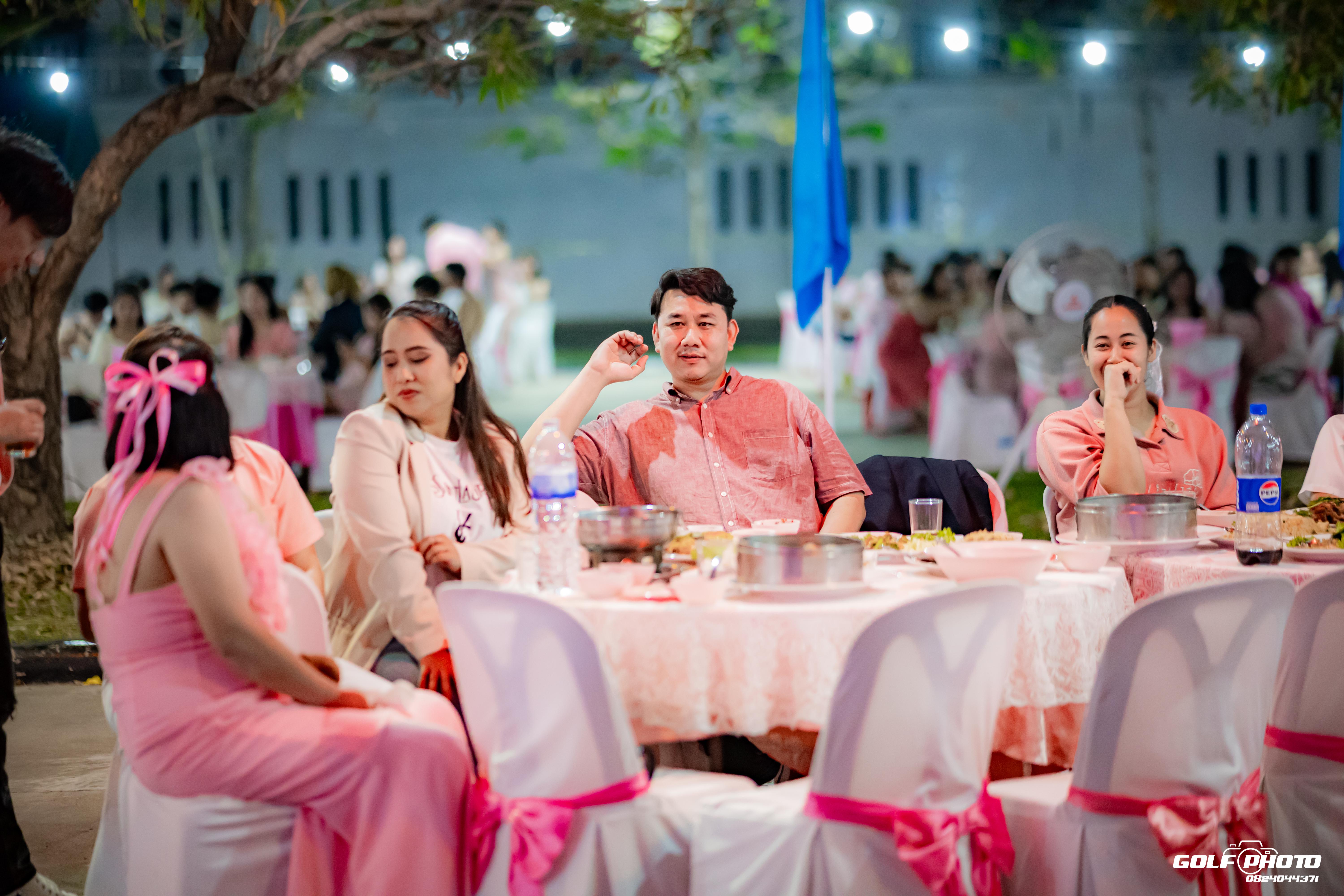 566. งานราตรีสีฟ้า