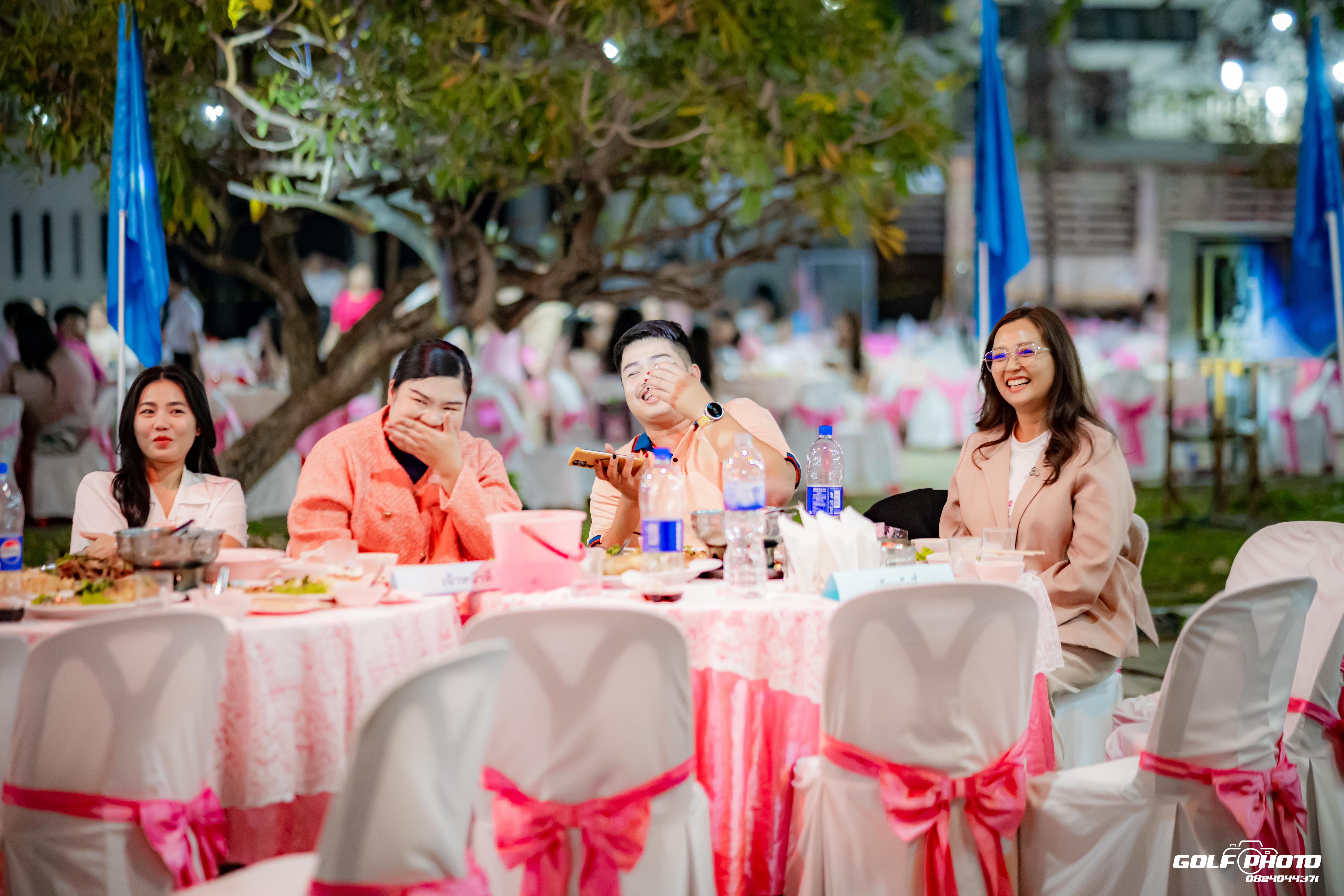 568. งานราตรีสีฟ้า
