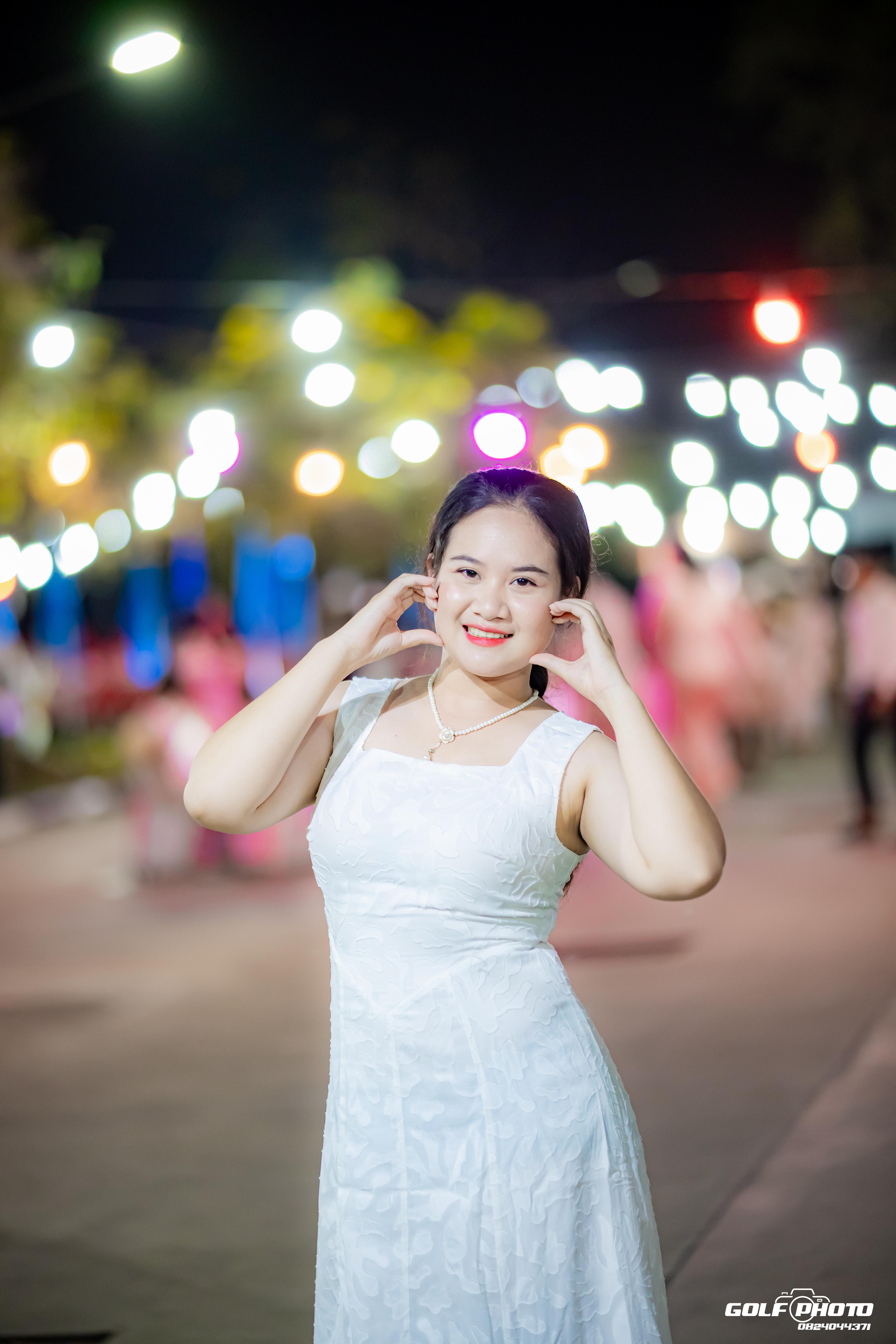 585. งานราตรีสีฟ้า