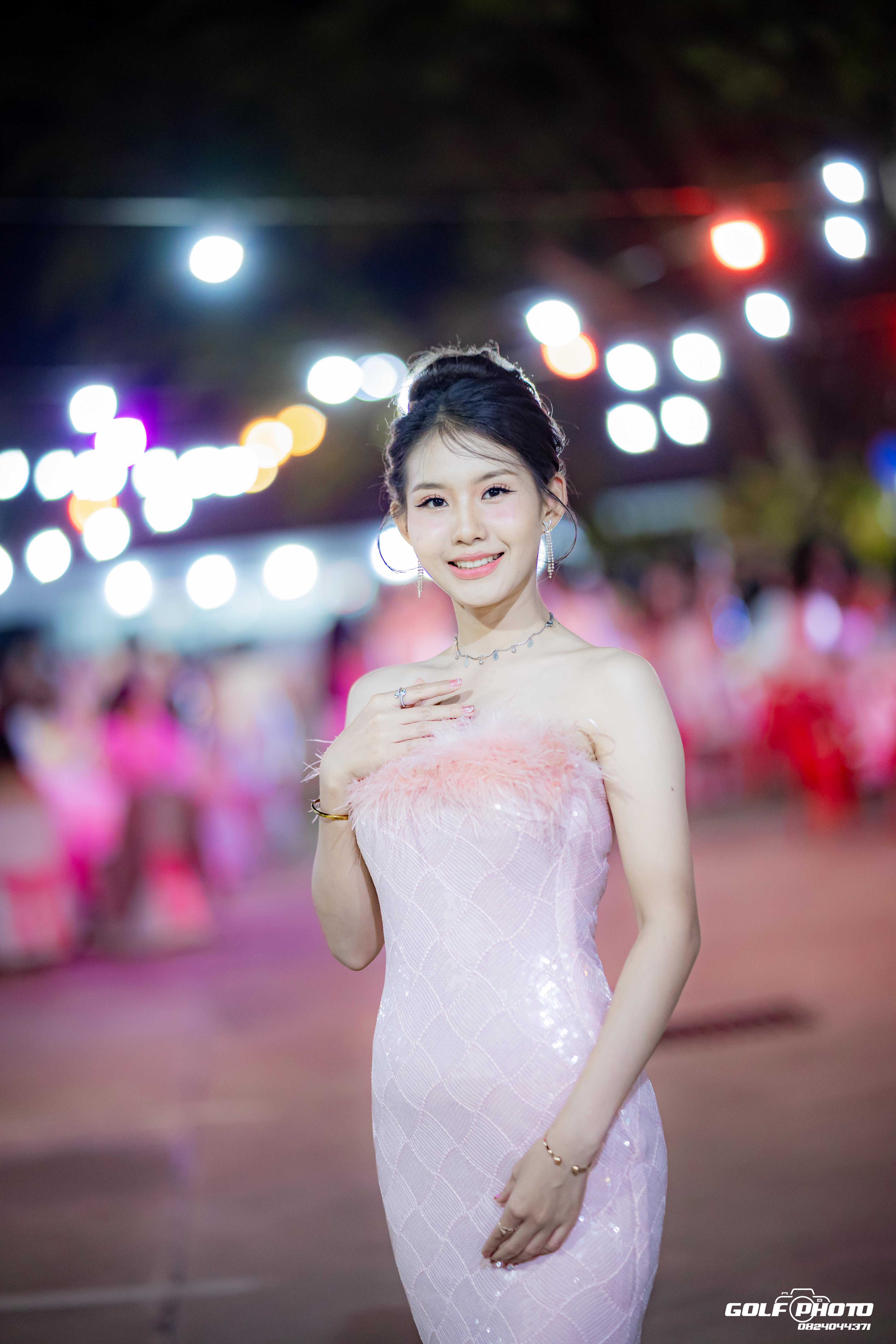594. งานราตรีสีฟ้า