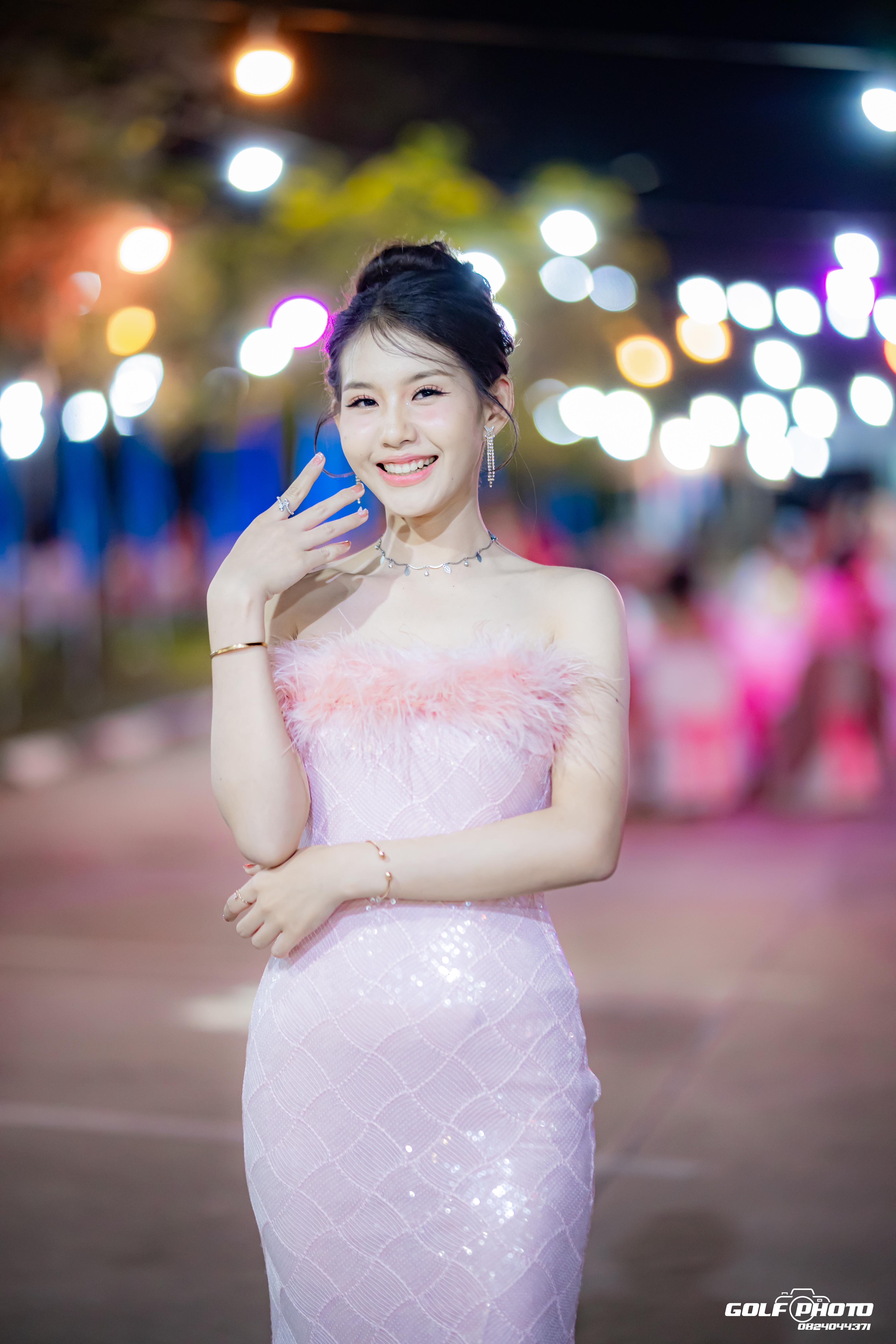 596. งานราตรีสีฟ้า