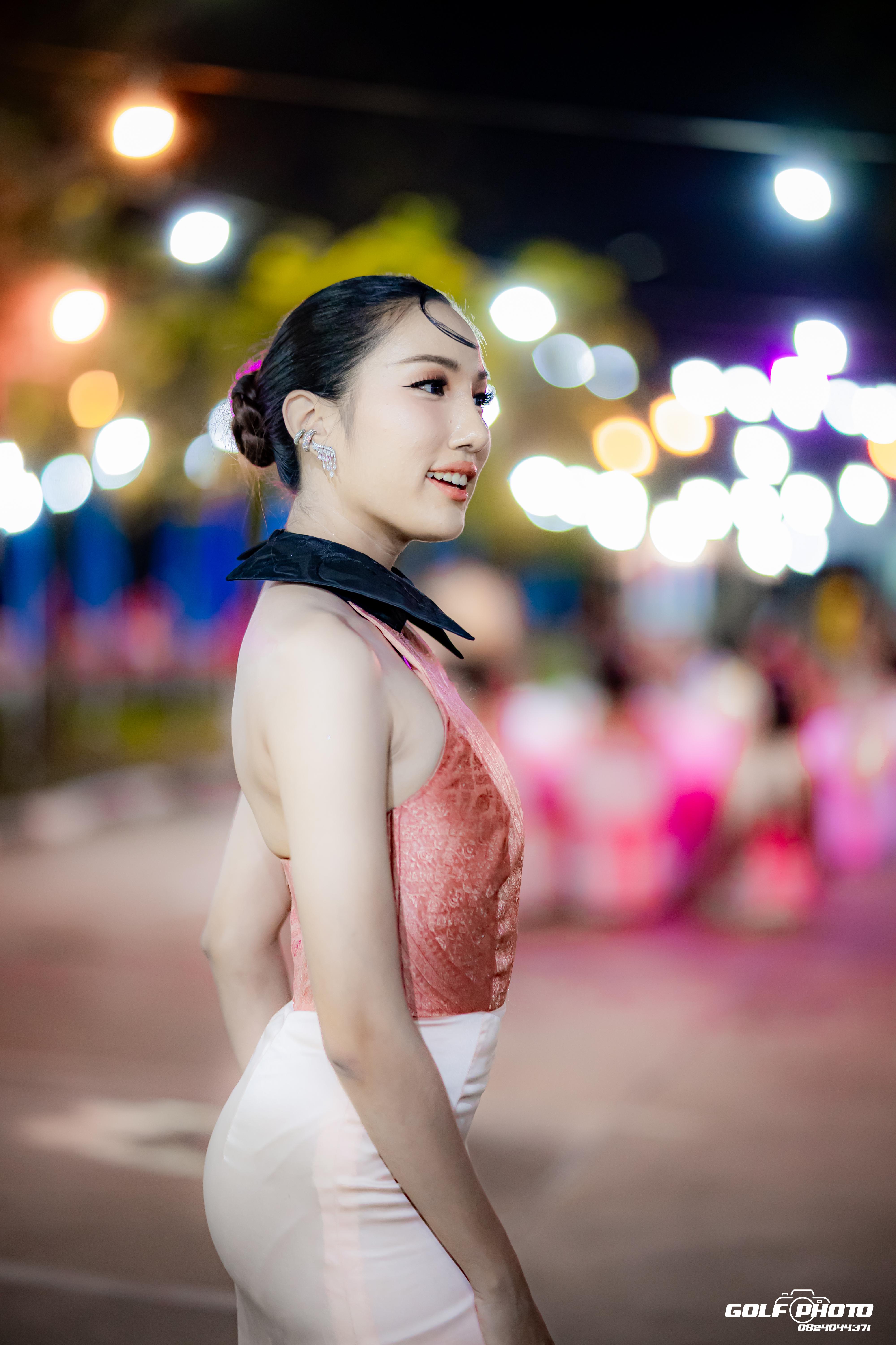 599. งานราตรีสีฟ้า