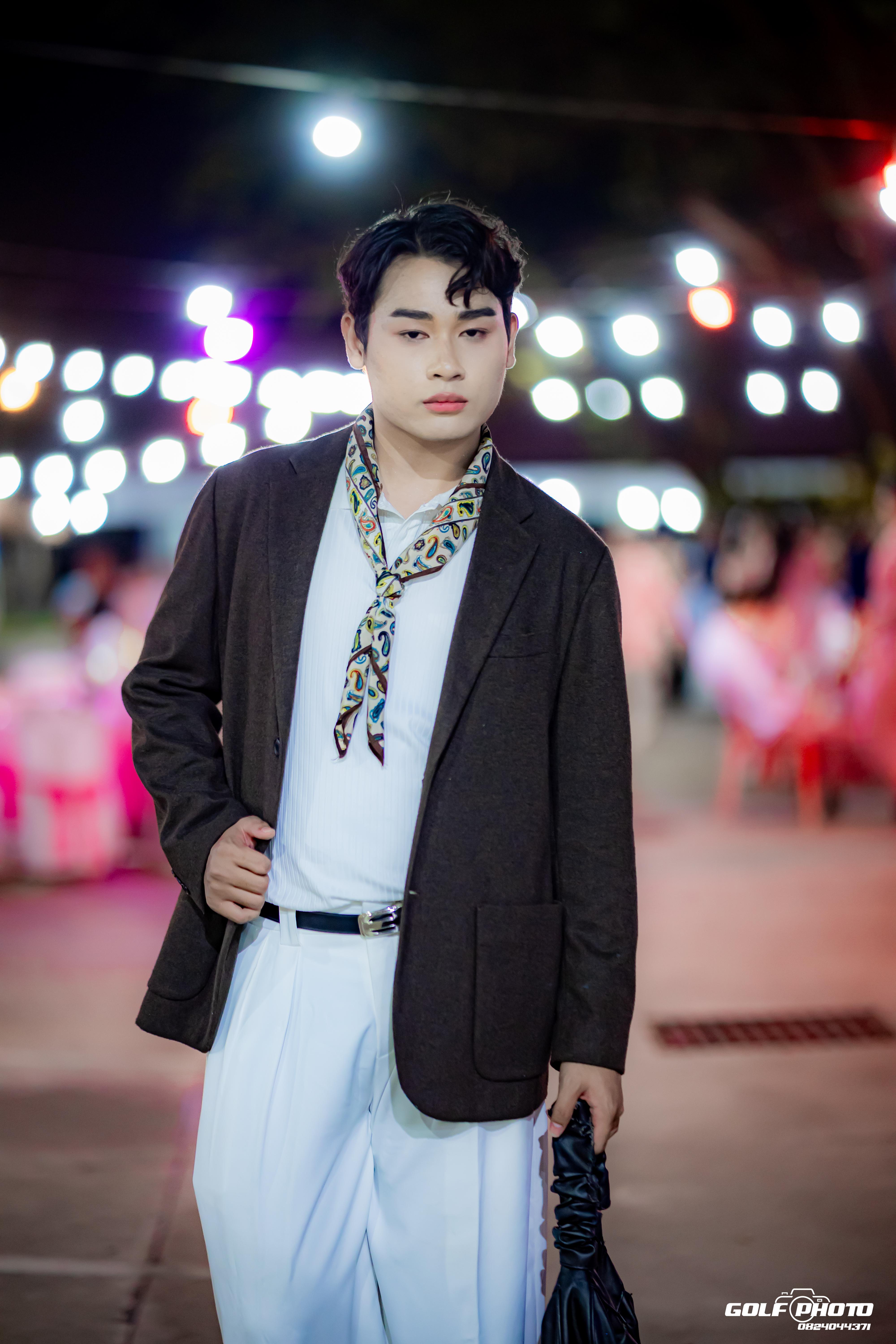 604. งานราตรีสีฟ้า