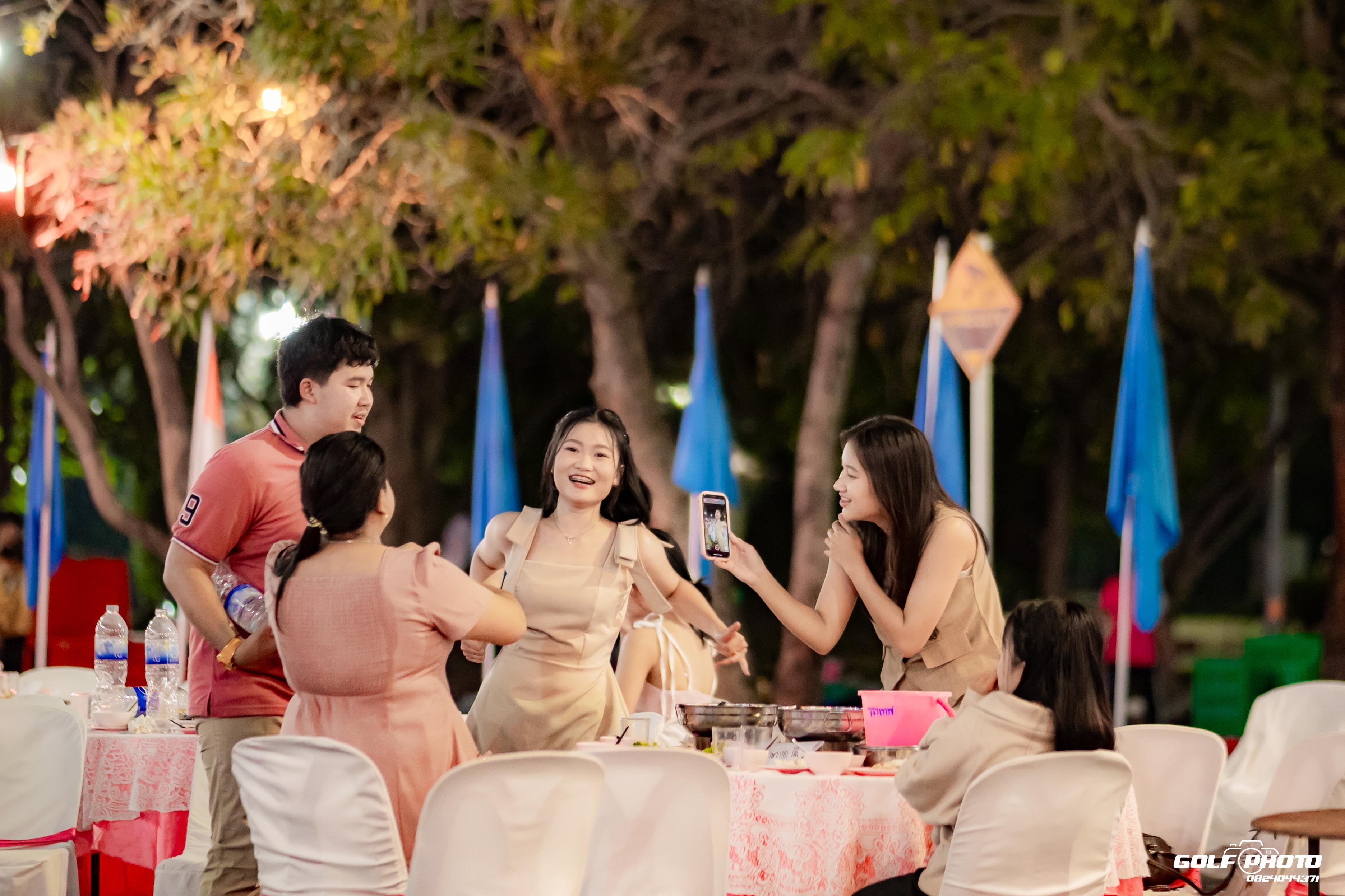 617. งานราตรีสีฟ้า
