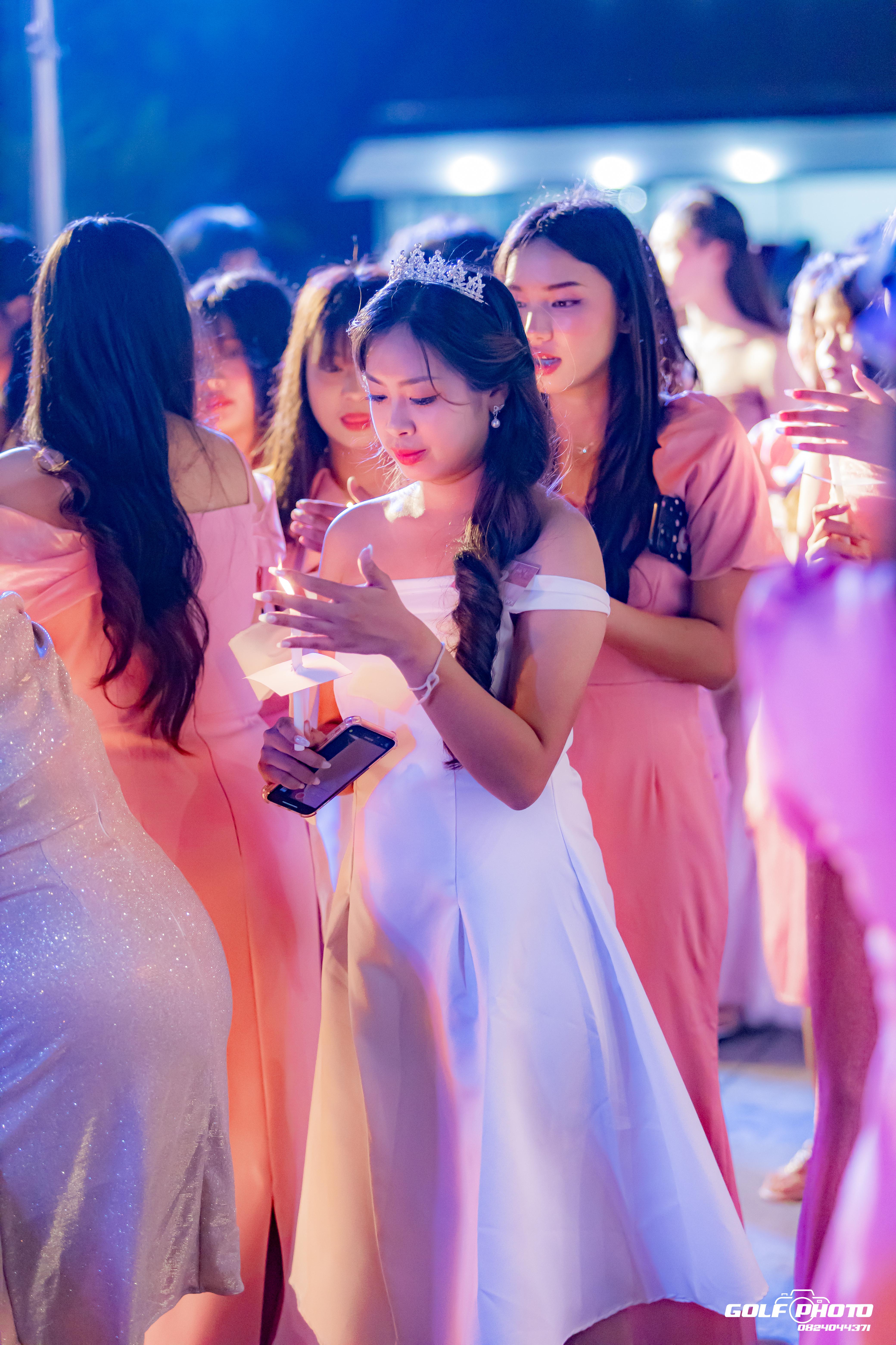 684. งานราตรีสีฟ้า