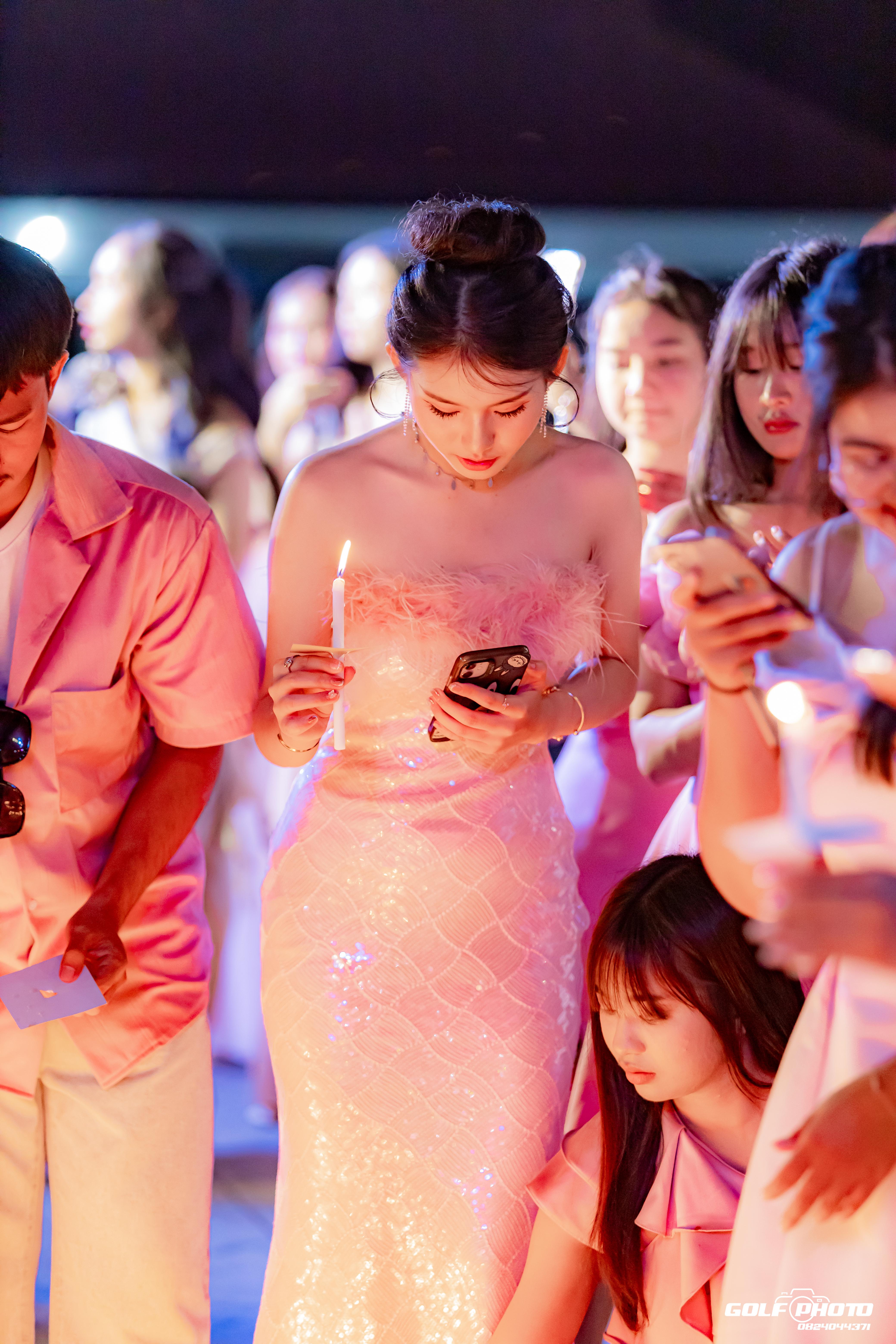 686. งานราตรีสีฟ้า