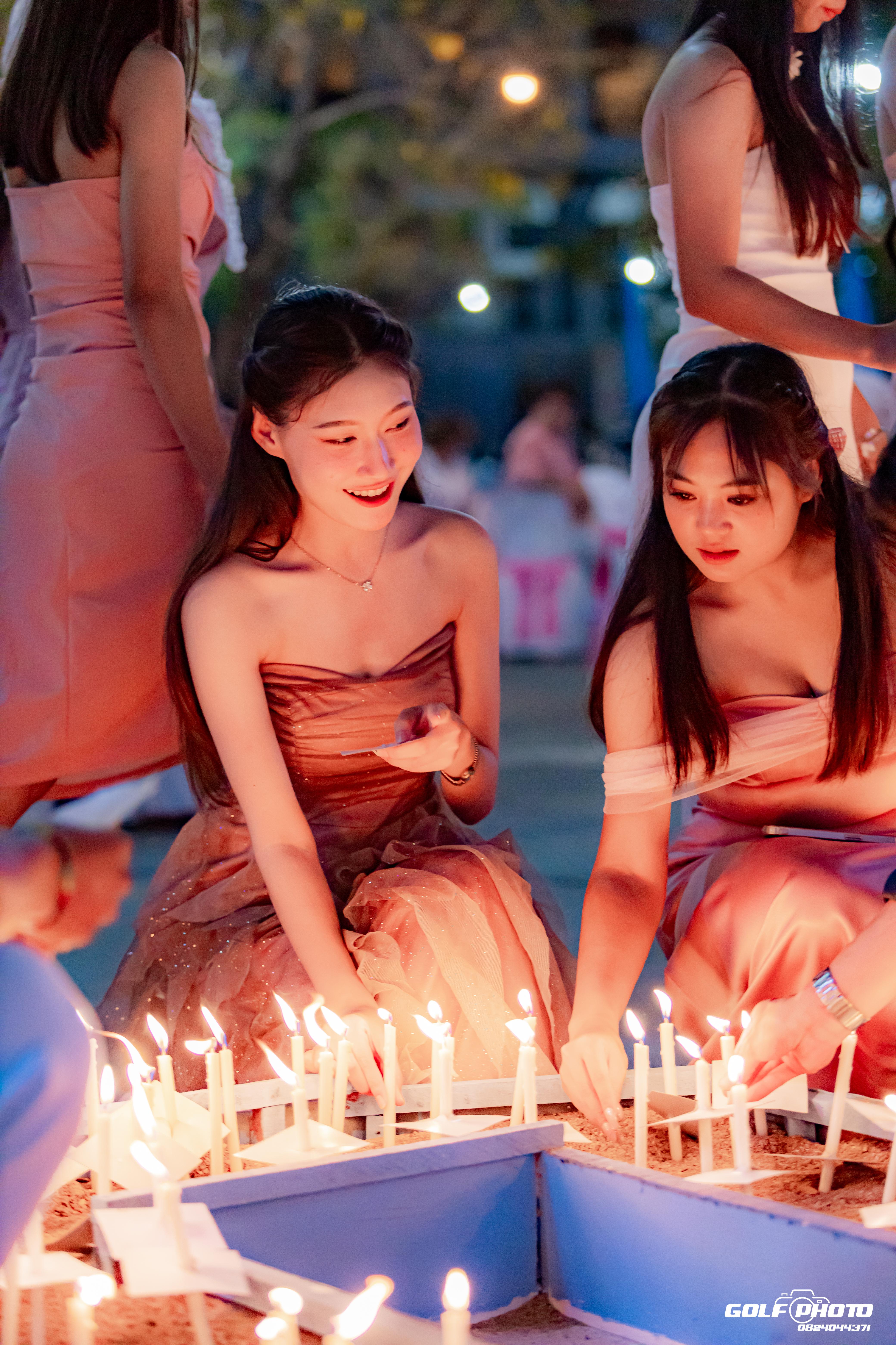 693. งานราตรีสีฟ้า