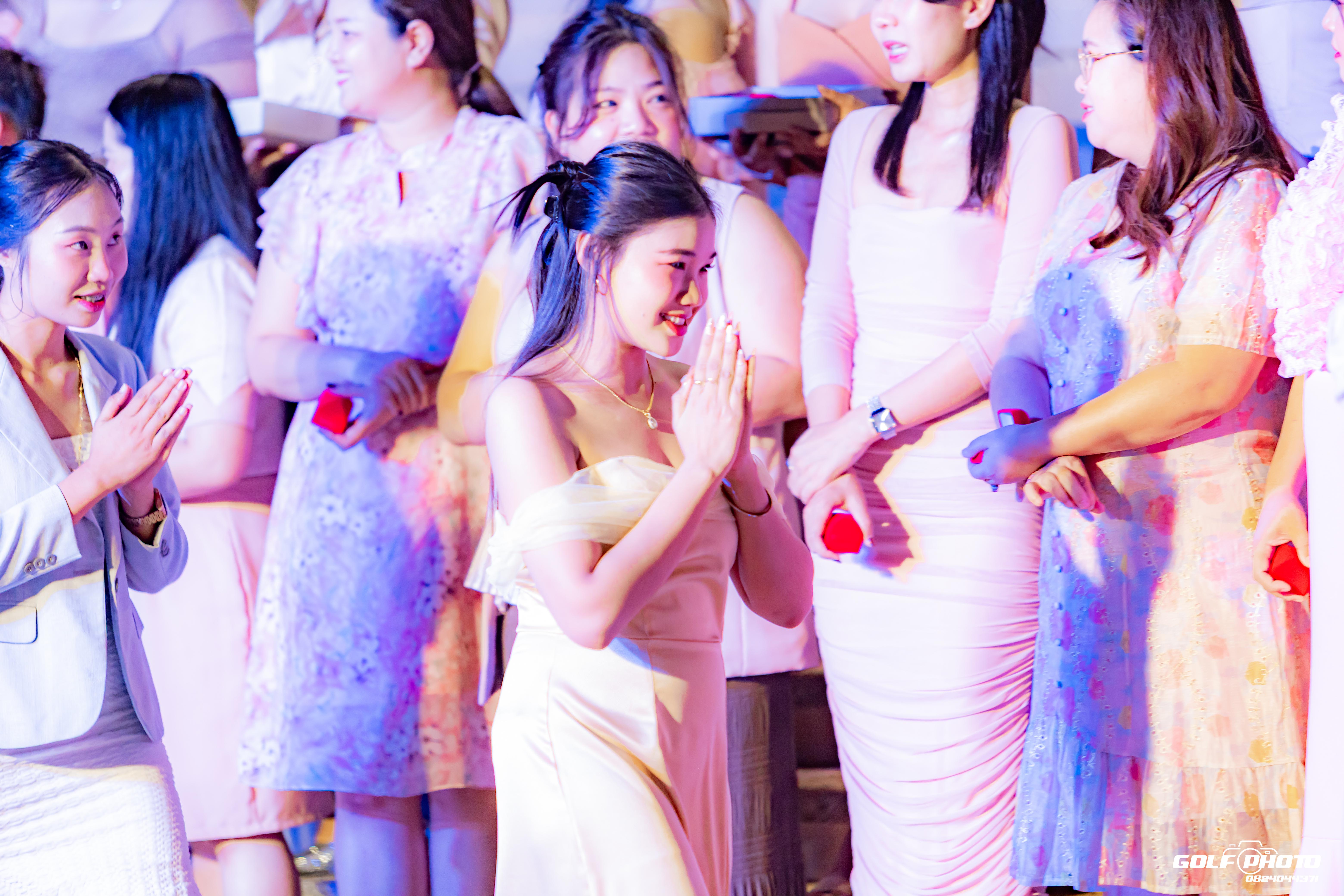 703. งานราตรีสีฟ้า