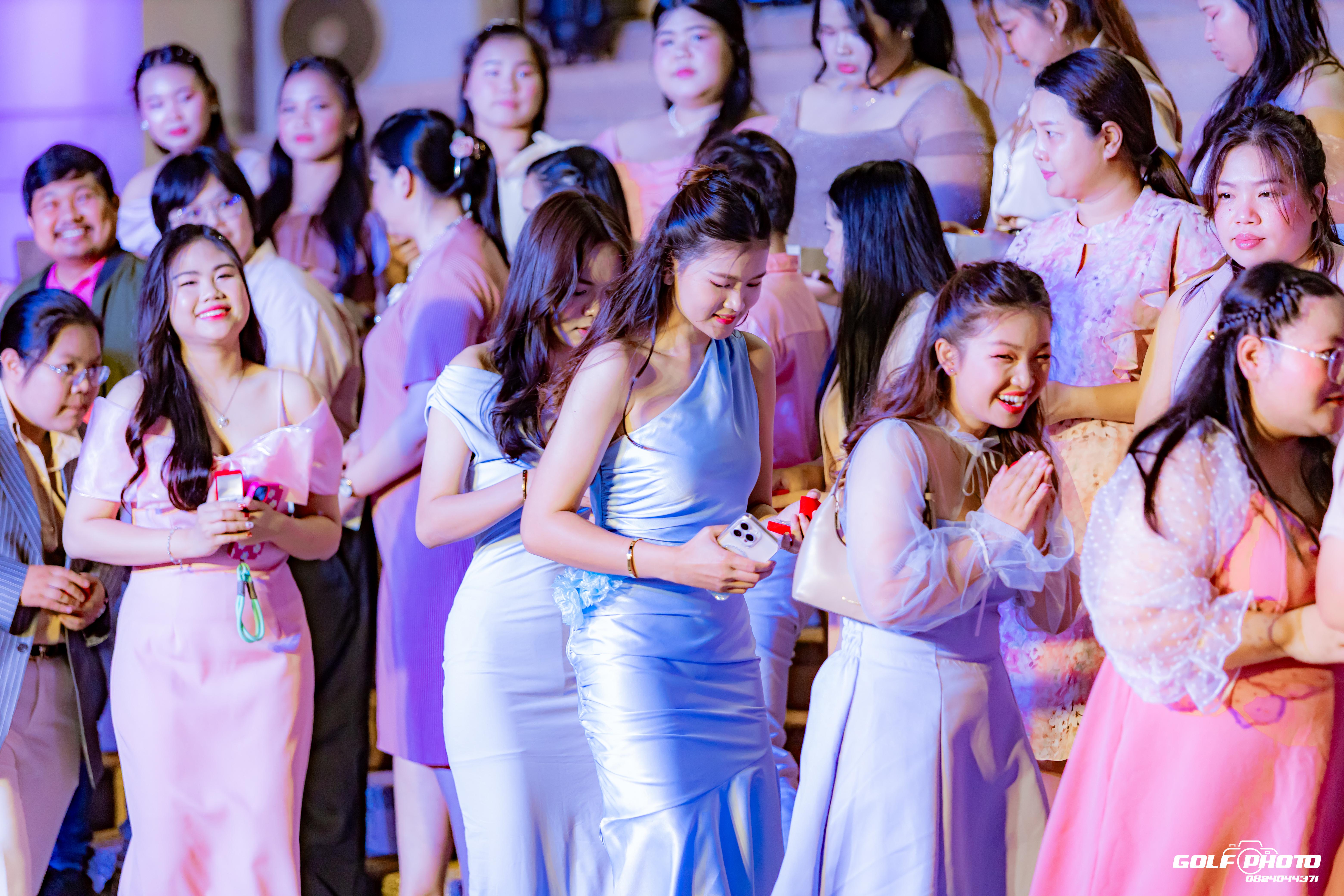 705. งานราตรีสีฟ้า