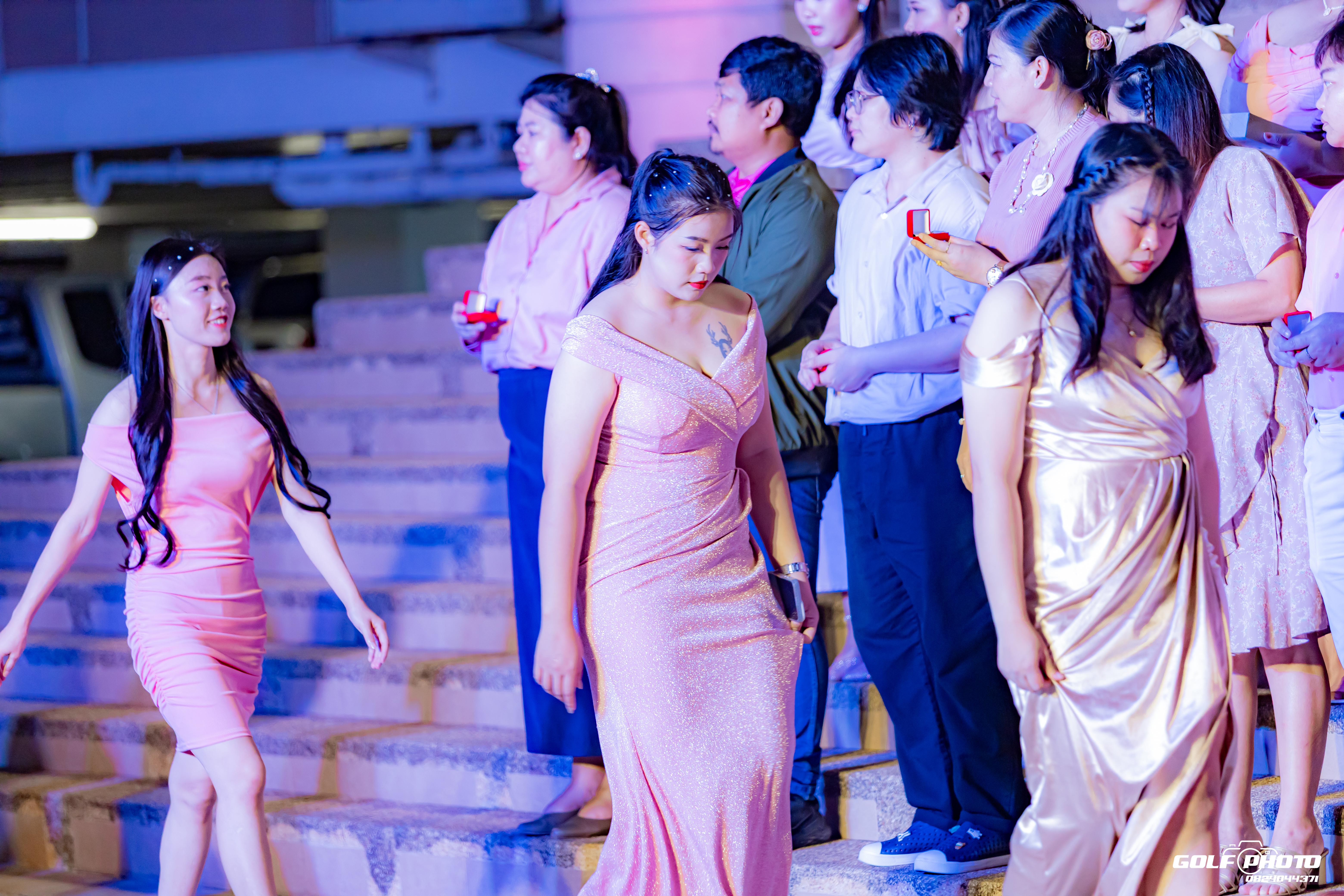 708. งานราตรีสีฟ้า