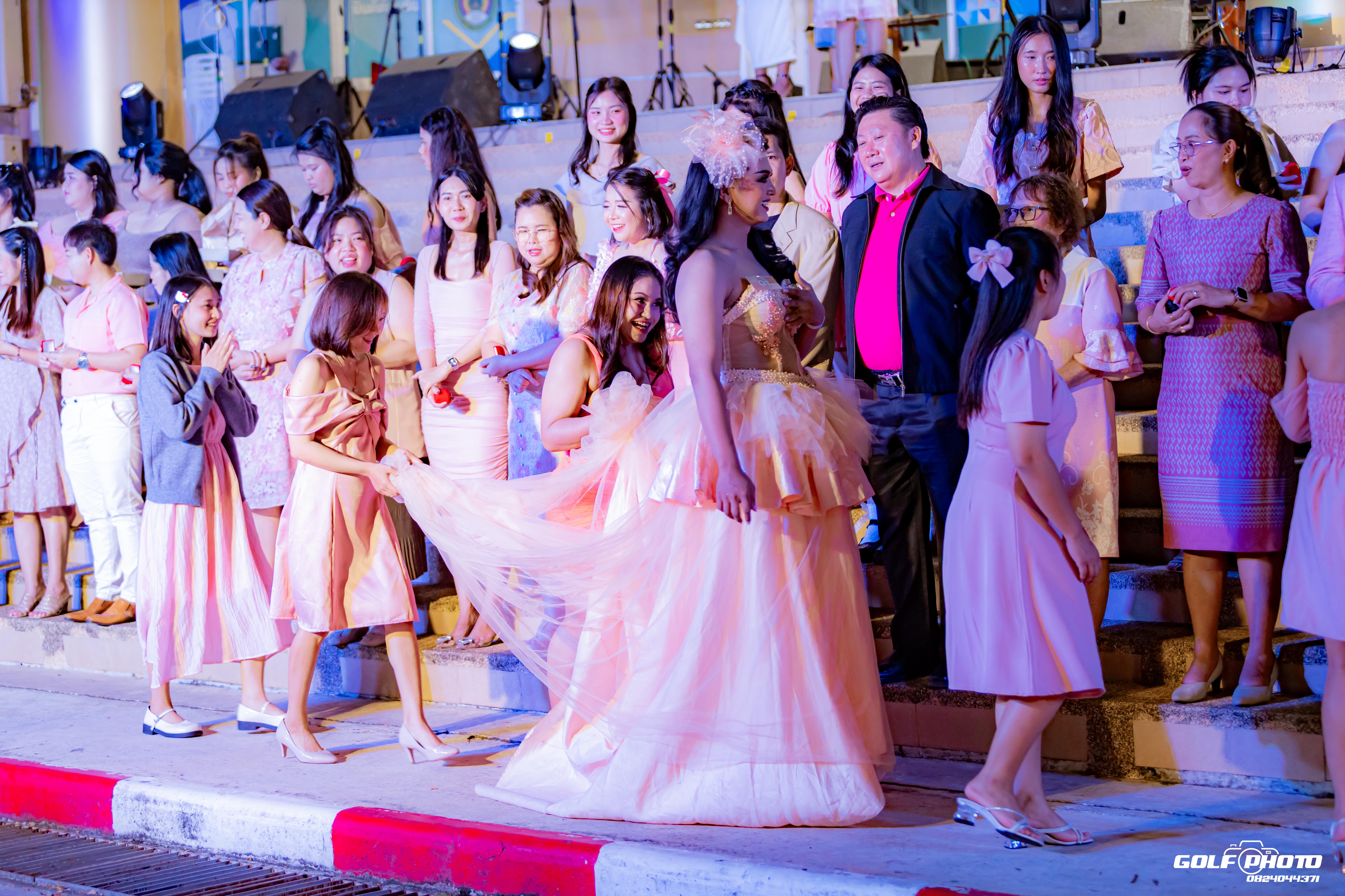 722. งานราตรีสีฟ้า