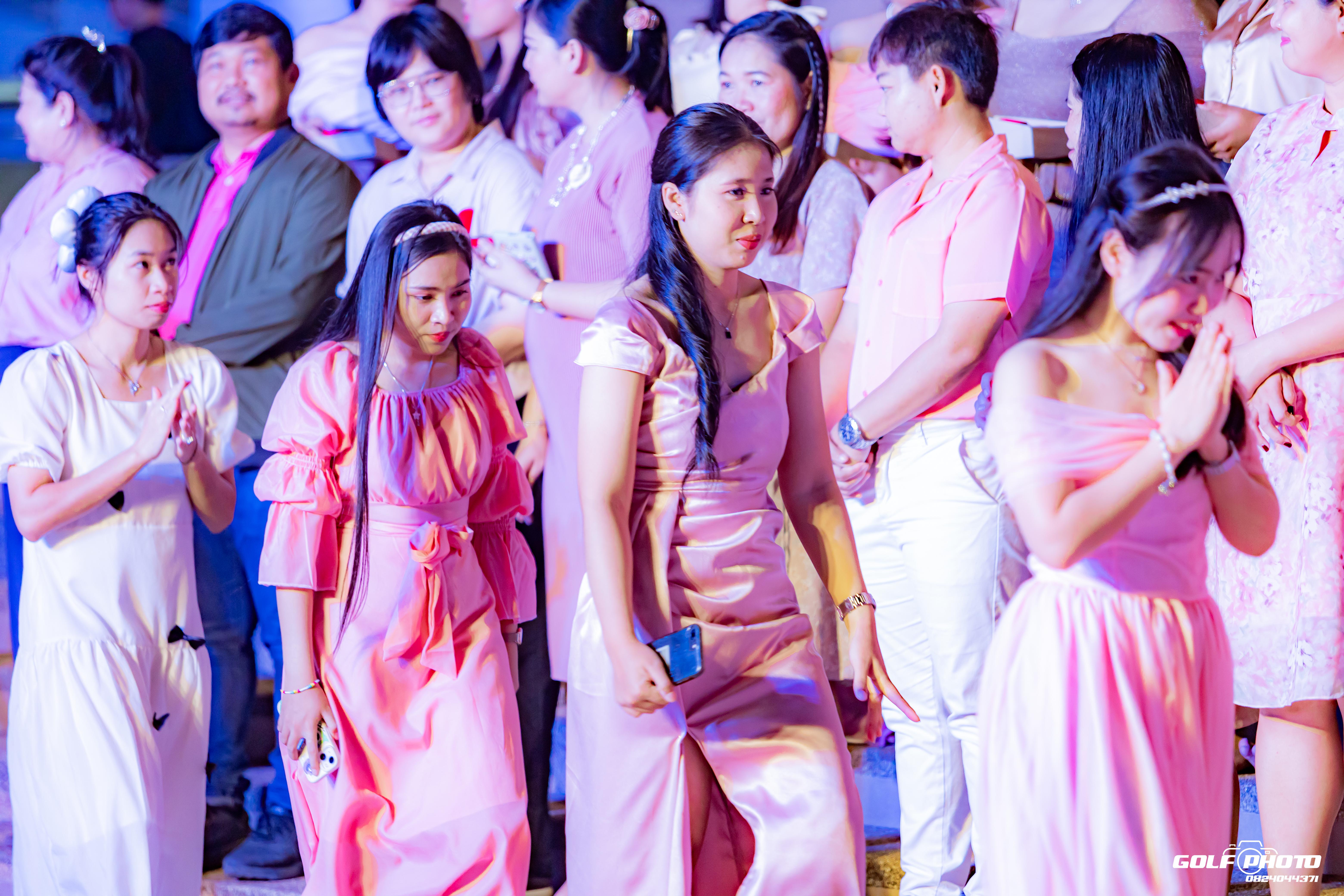 724. งานราตรีสีฟ้า