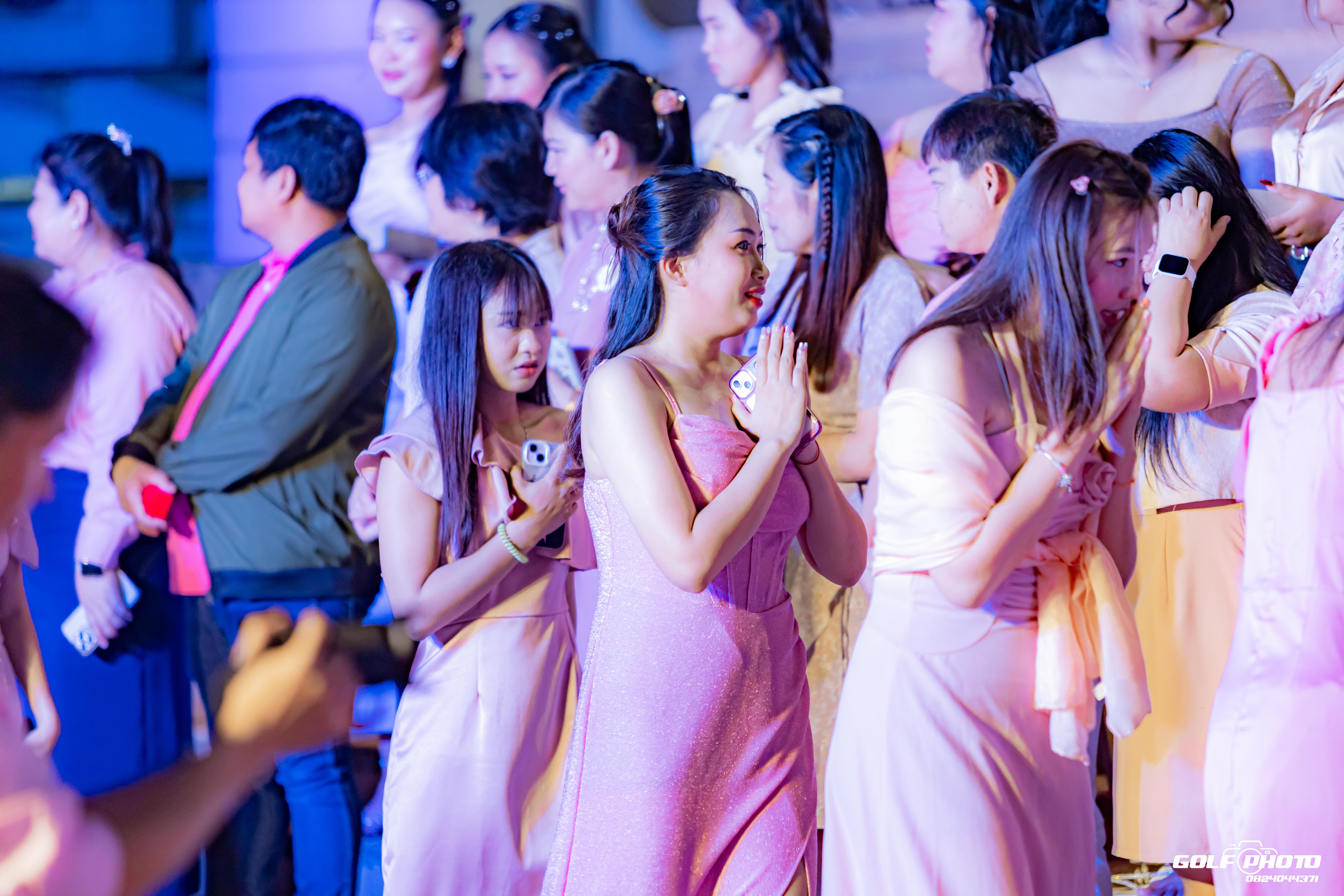 730. งานราตรีสีฟ้า