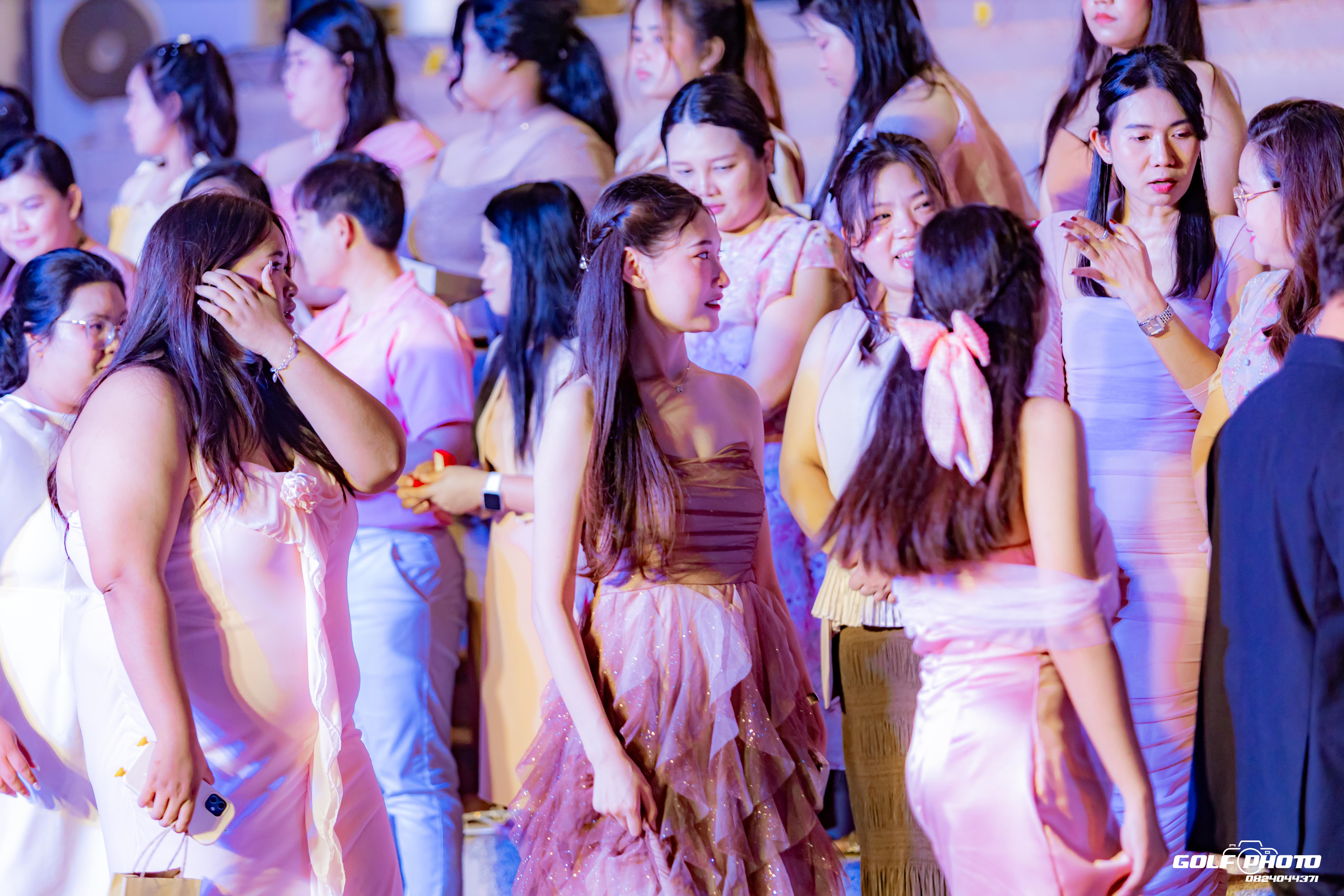 734. งานราตรีสีฟ้า