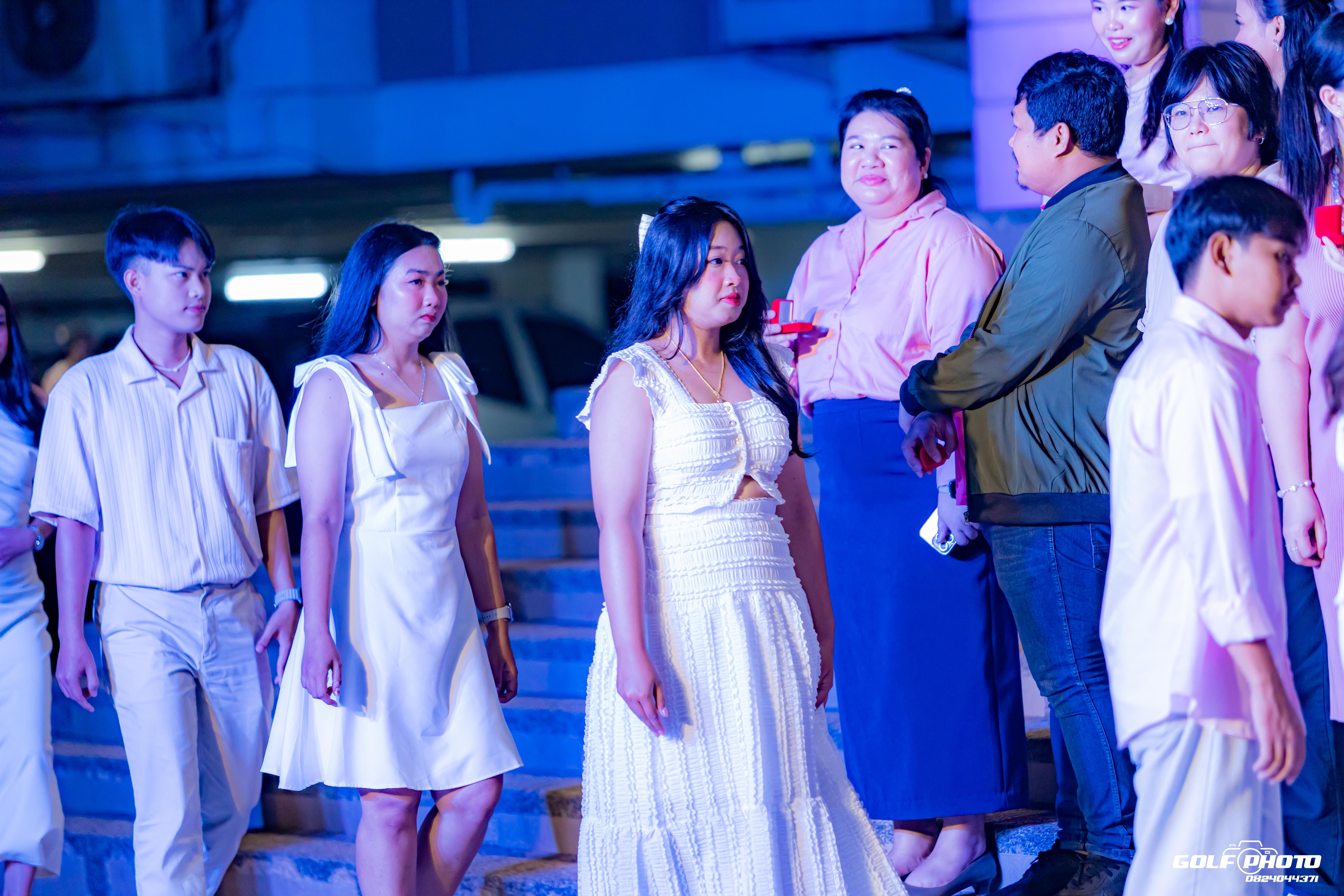 736. งานราตรีสีฟ้า