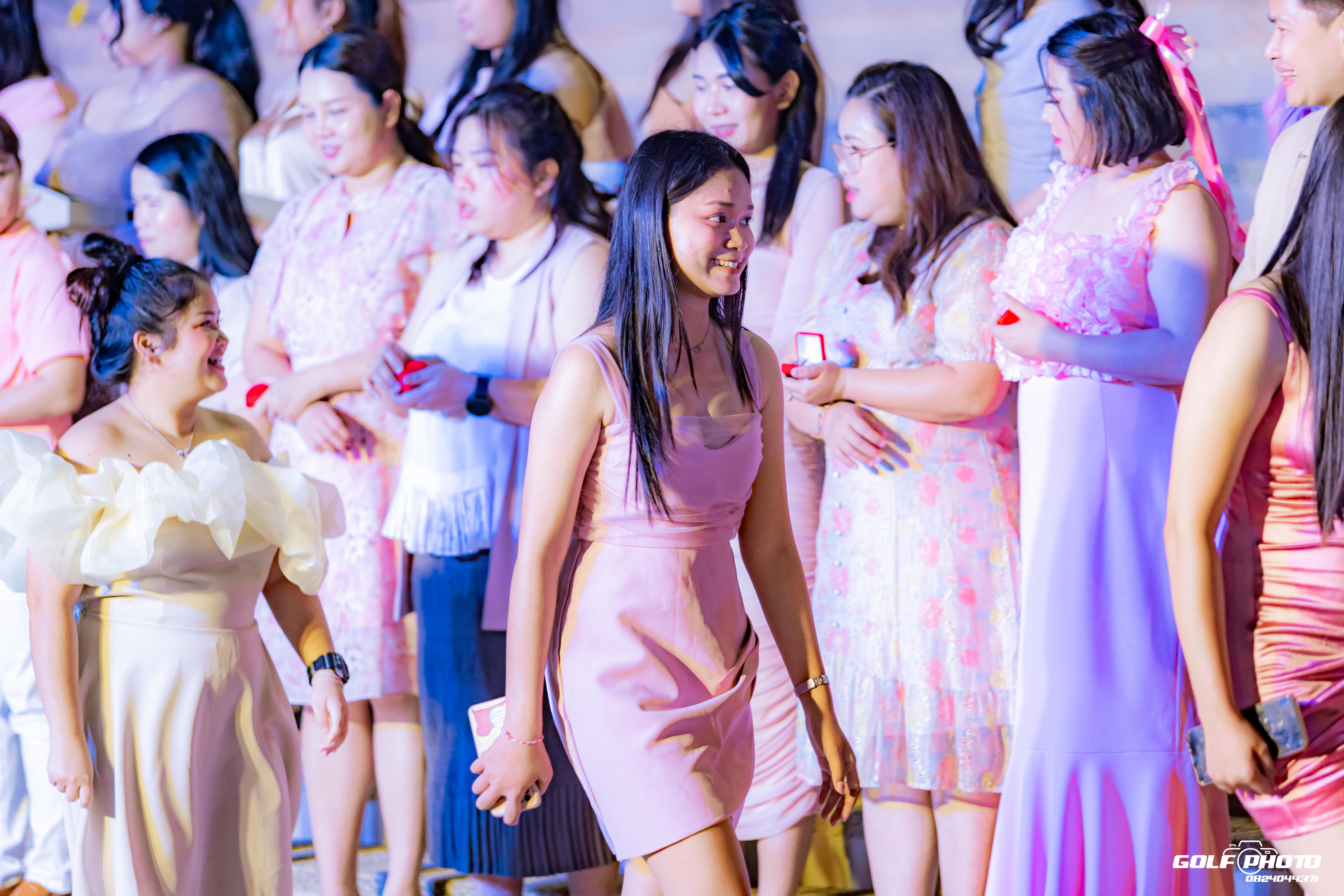 754. งานราตรีสีฟ้า