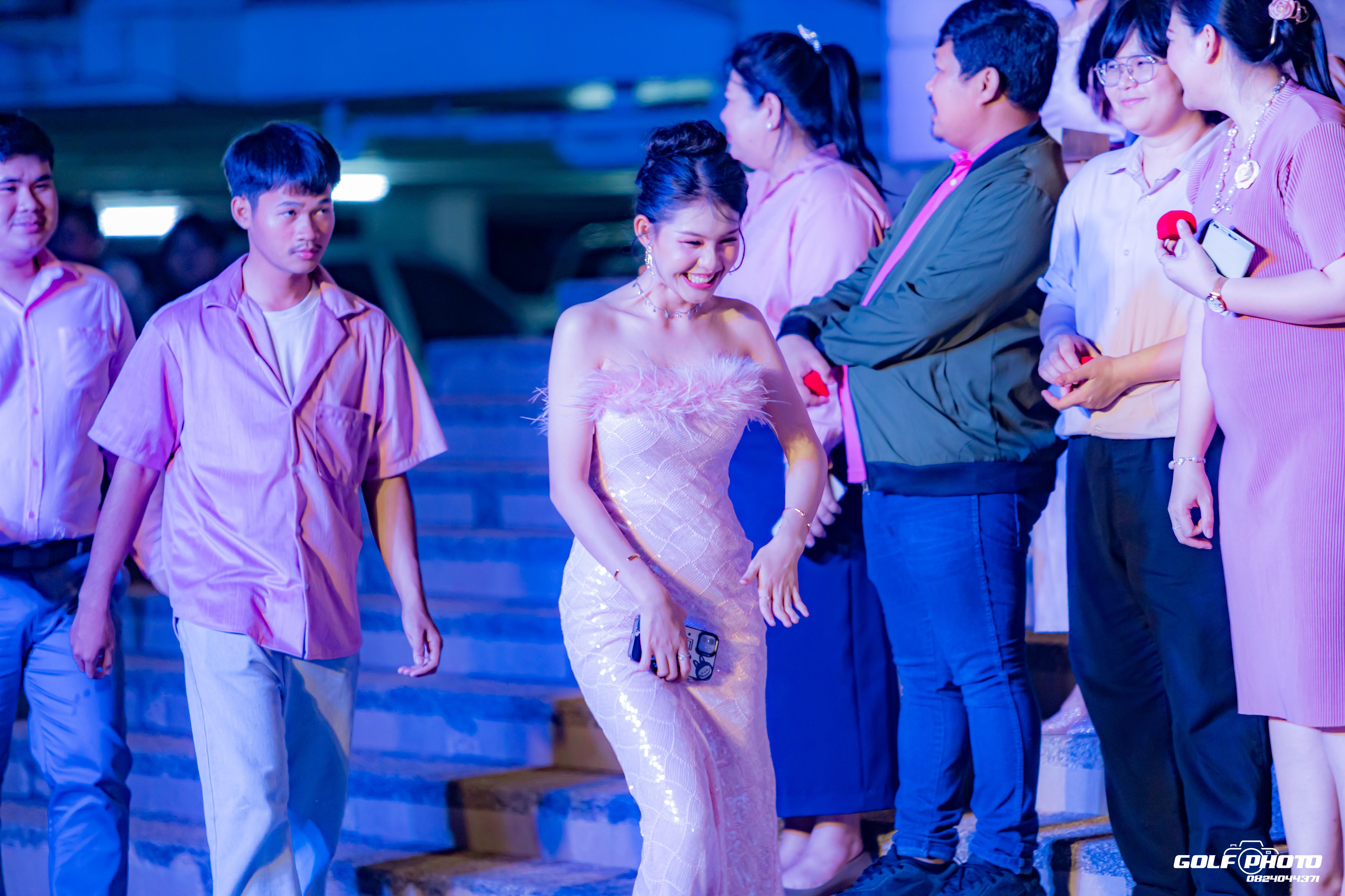755. งานราตรีสีฟ้า