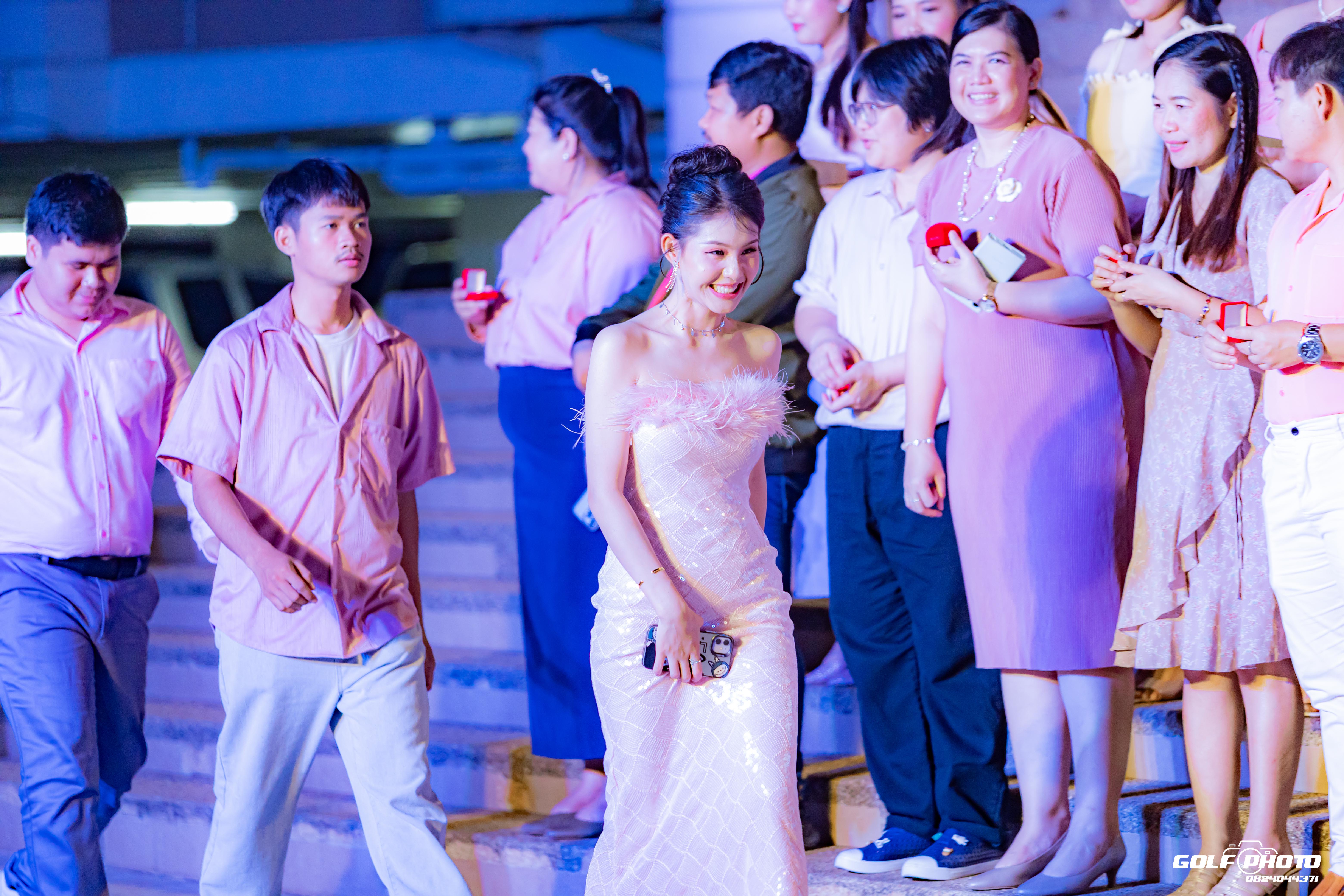 756. งานราตรีสีฟ้า