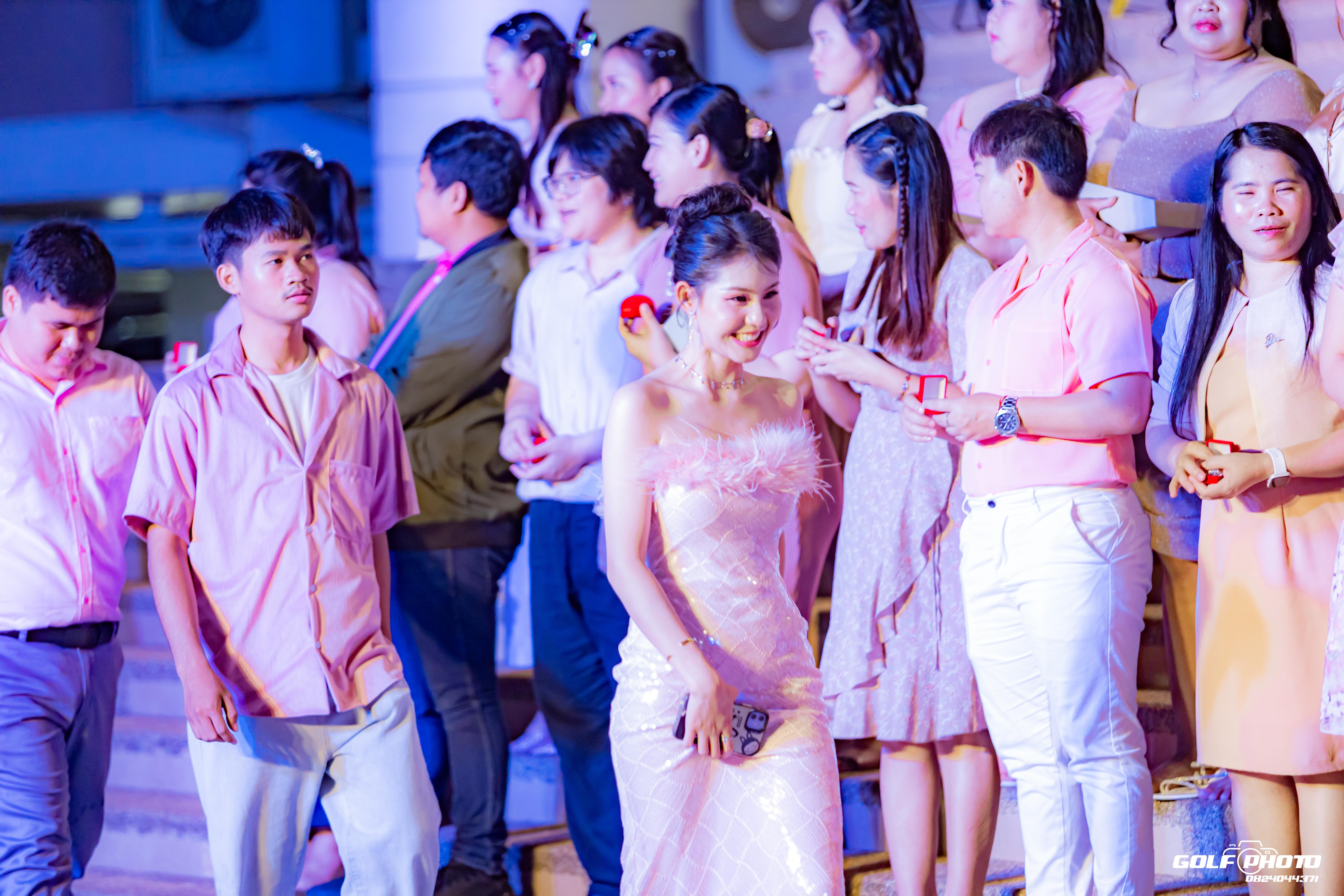 757. งานราตรีสีฟ้า