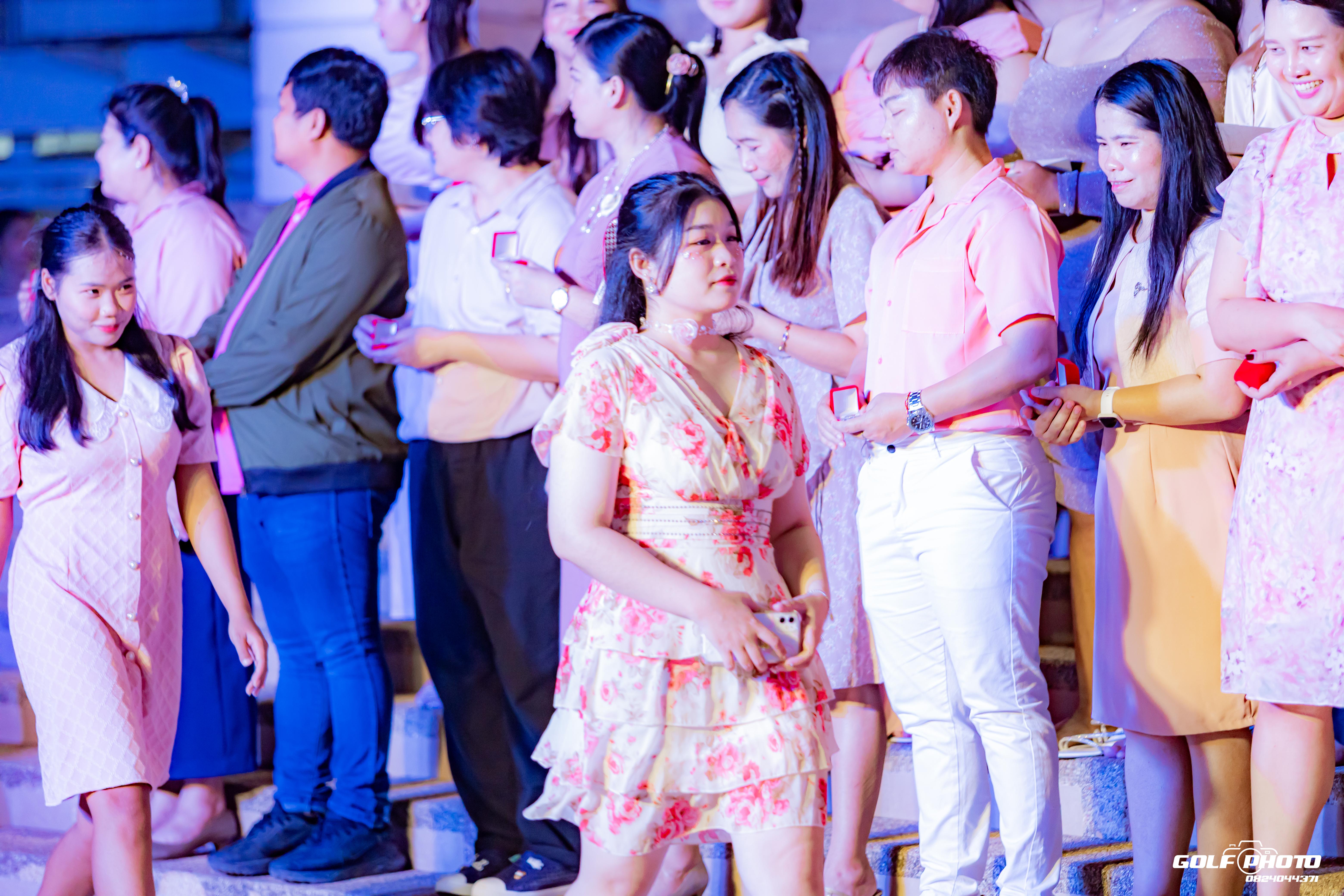 766. งานราตรีสีฟ้า