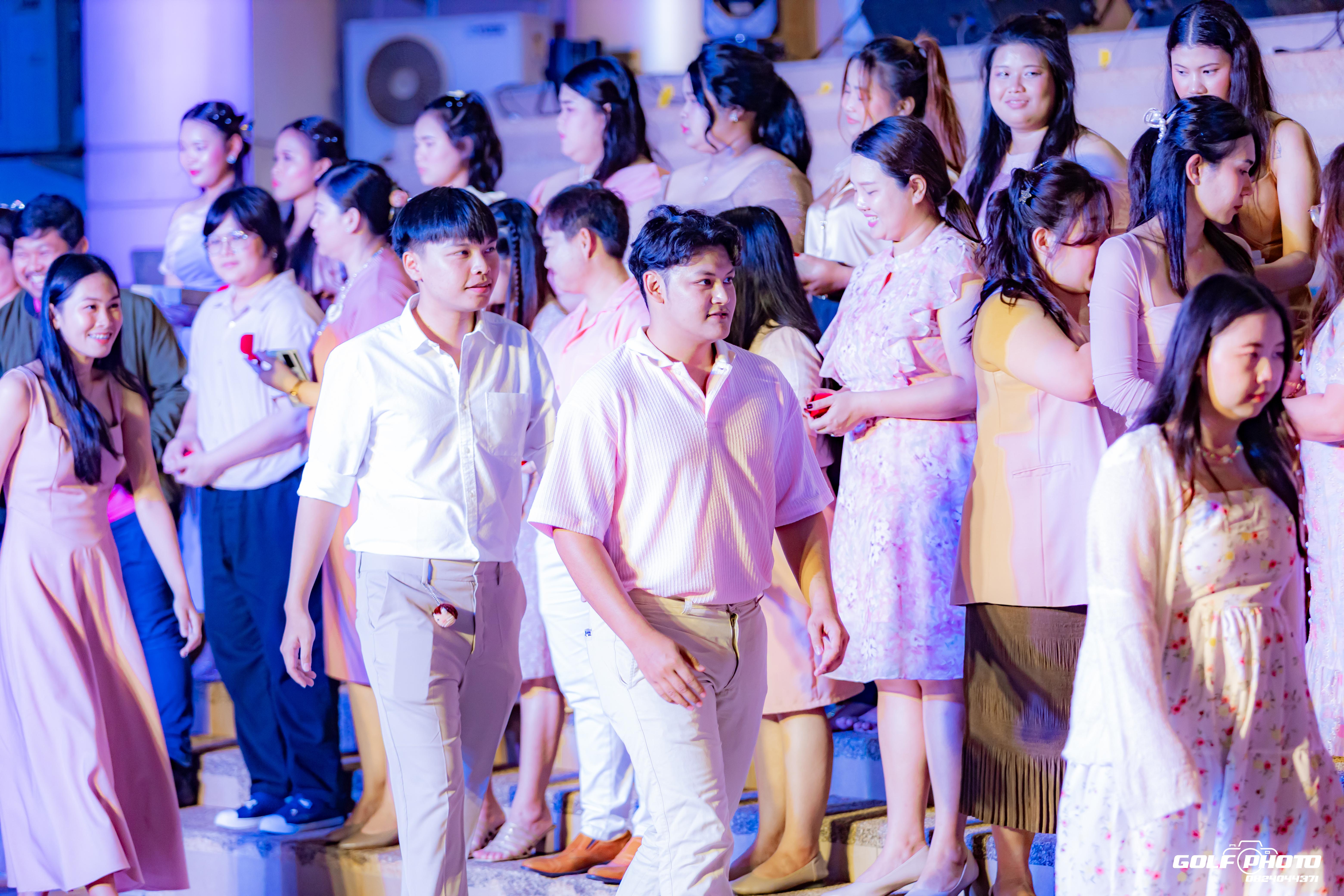 776. งานราตรีสีฟ้า