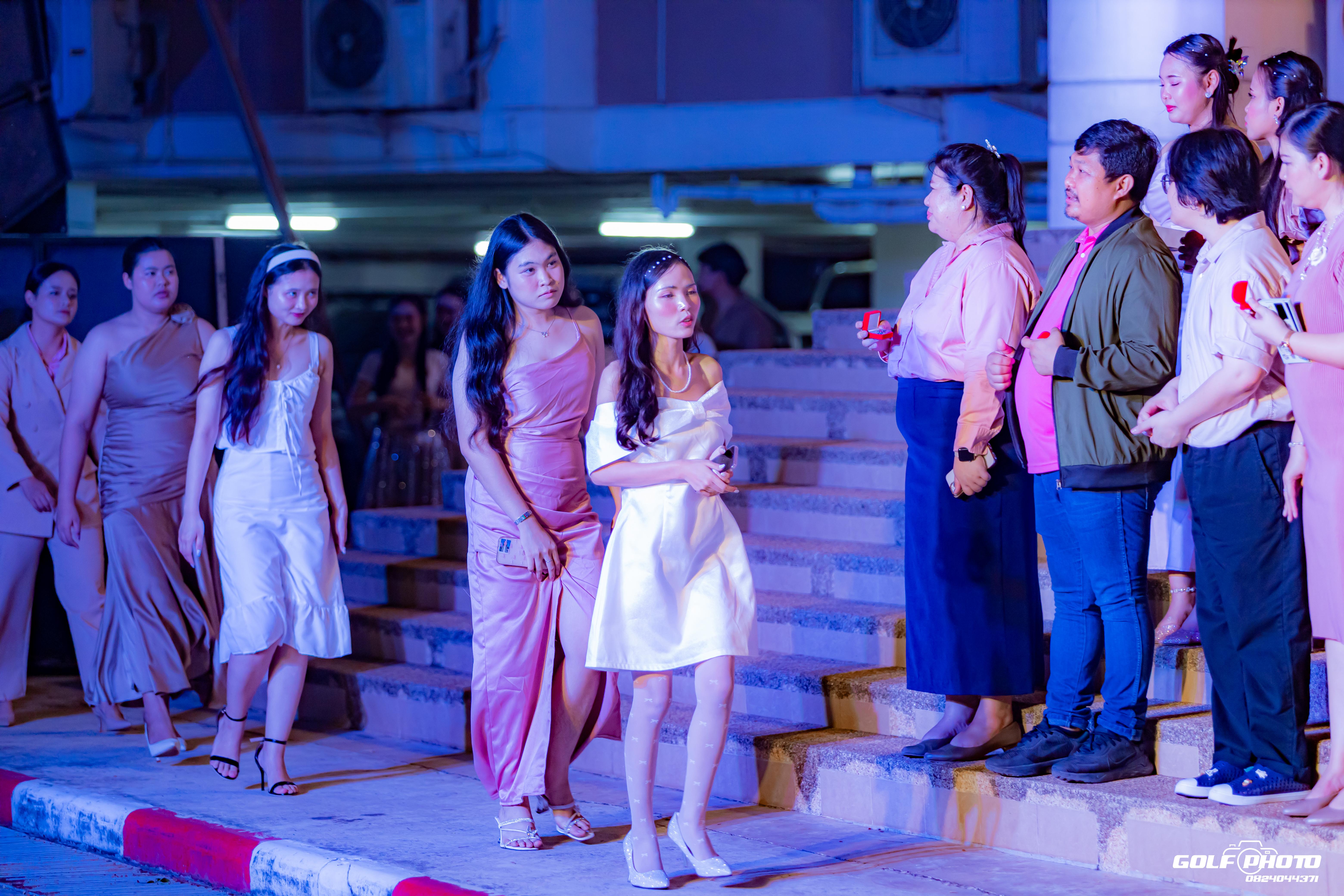 779. งานราตรีสีฟ้า