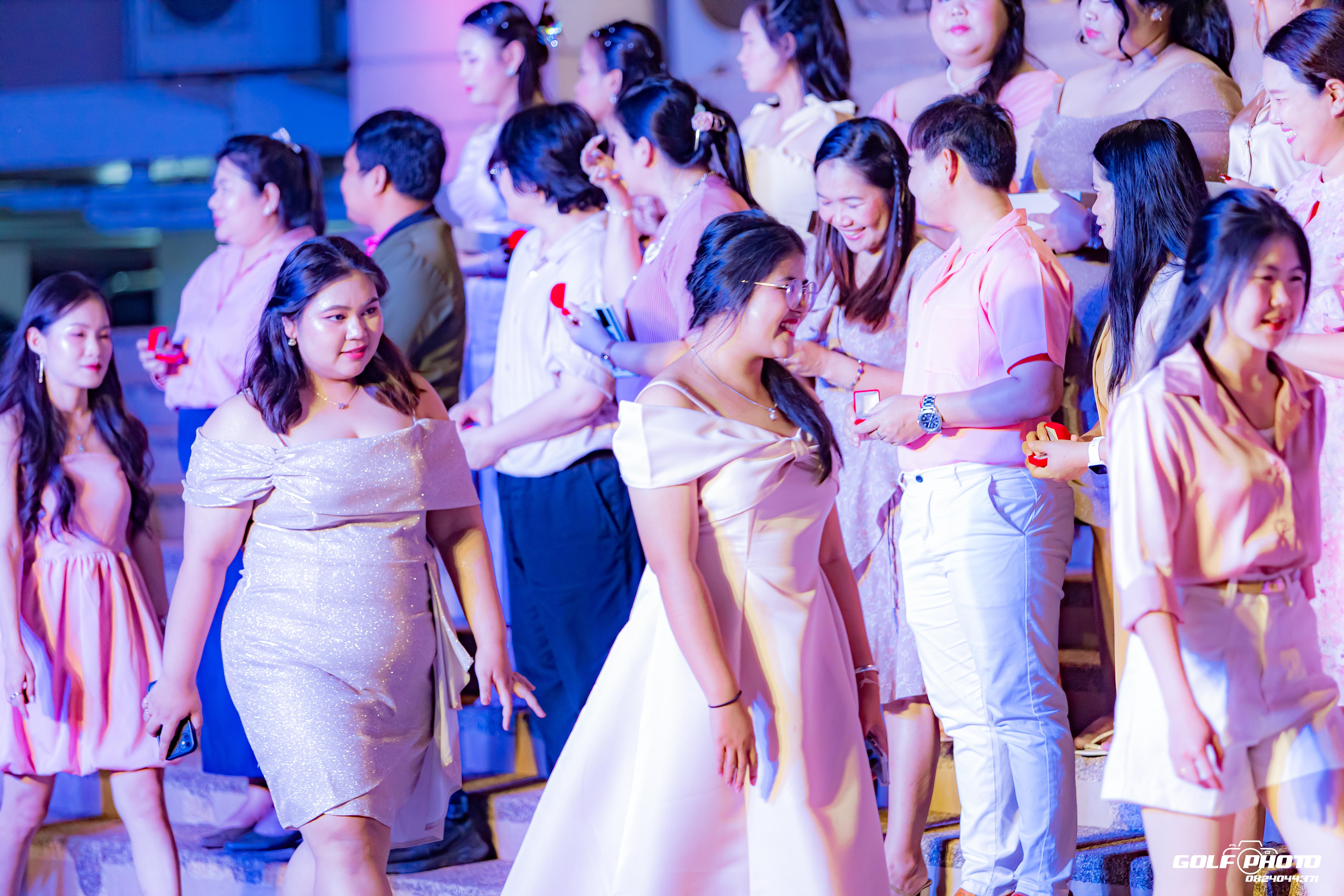 785. งานราตรีสีฟ้า