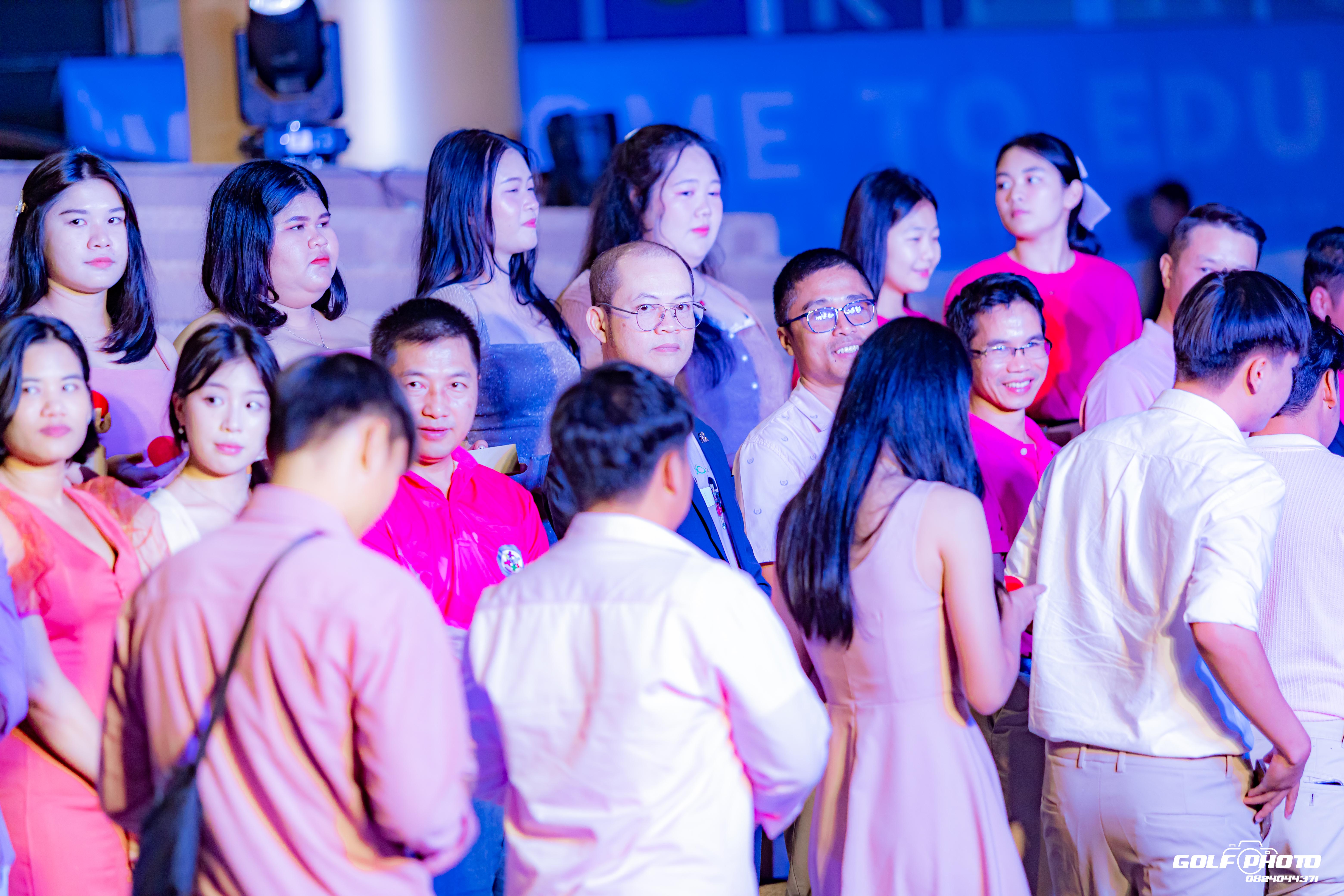 791. งานราตรีสีฟ้า