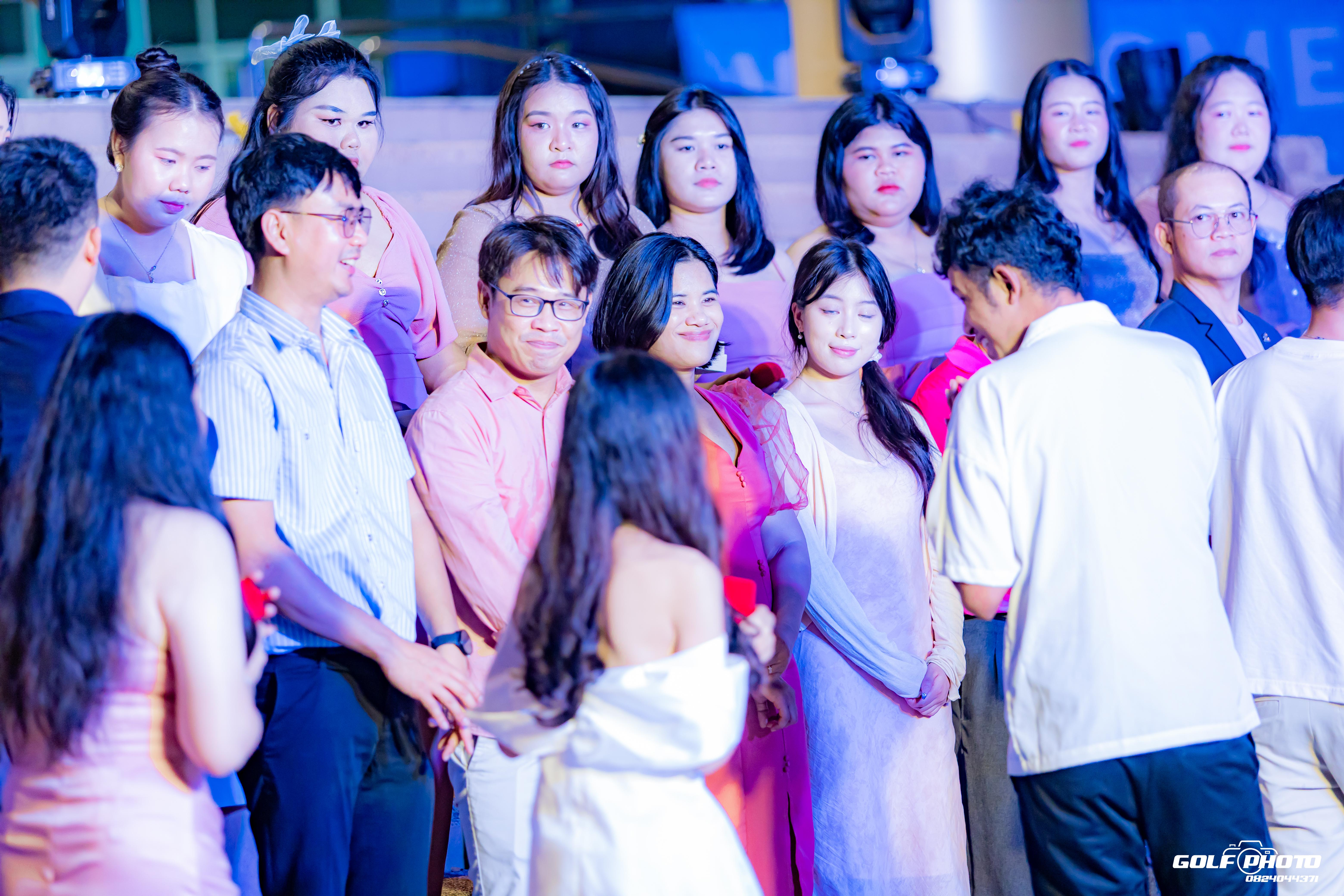 792. งานราตรีสีฟ้า