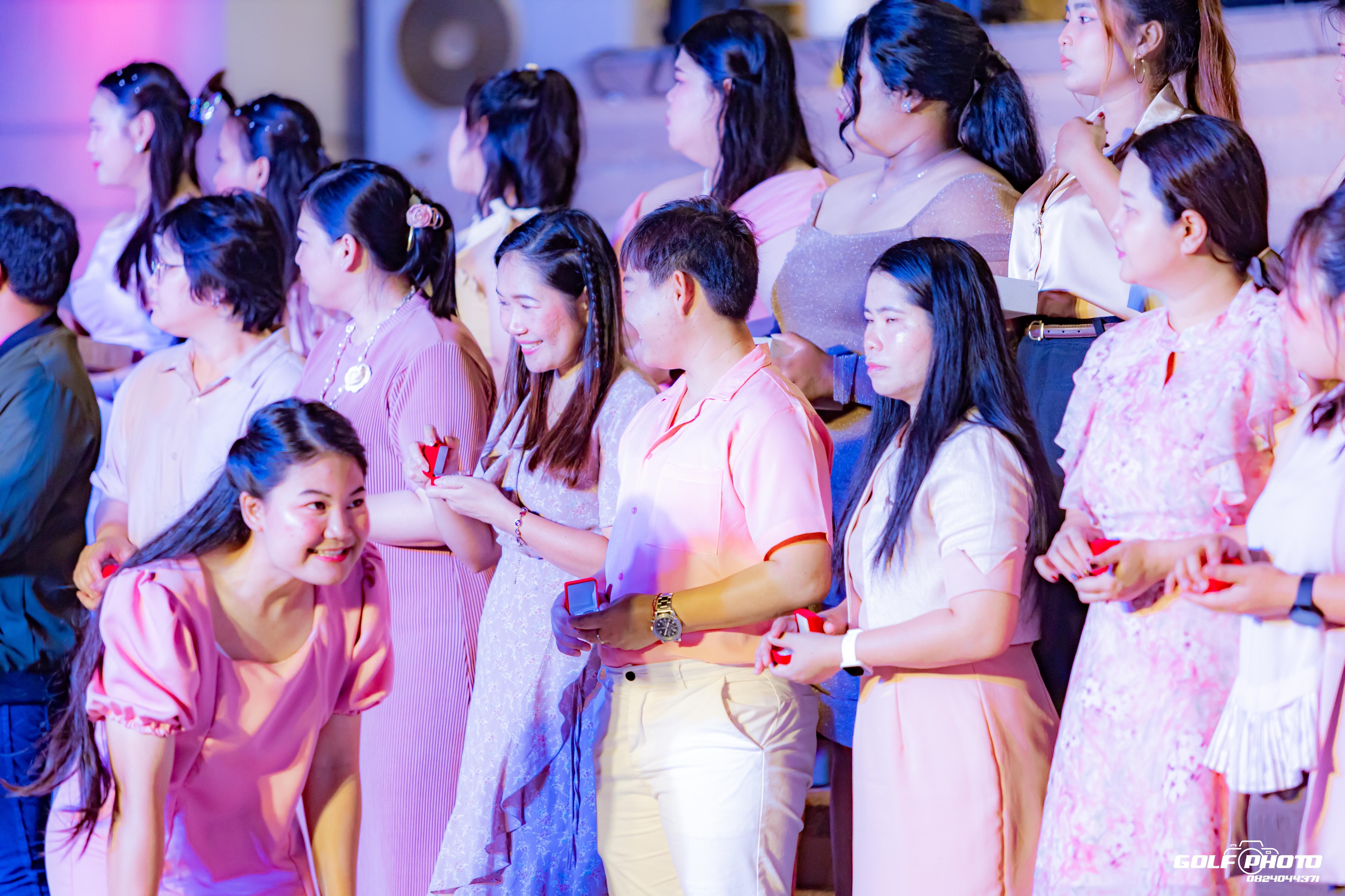 796. งานราตรีสีฟ้า