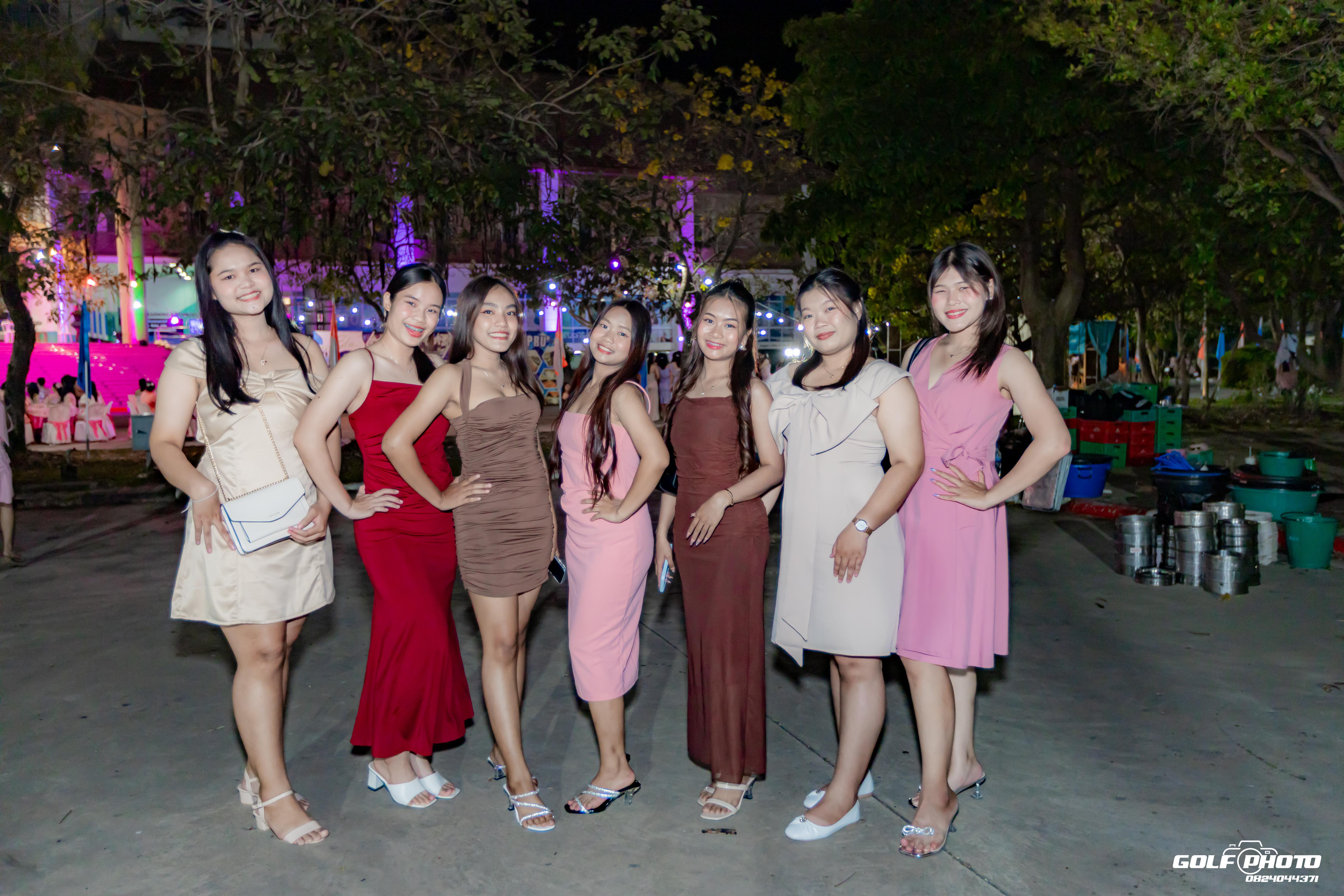 819. งานราตรีสีฟ้า