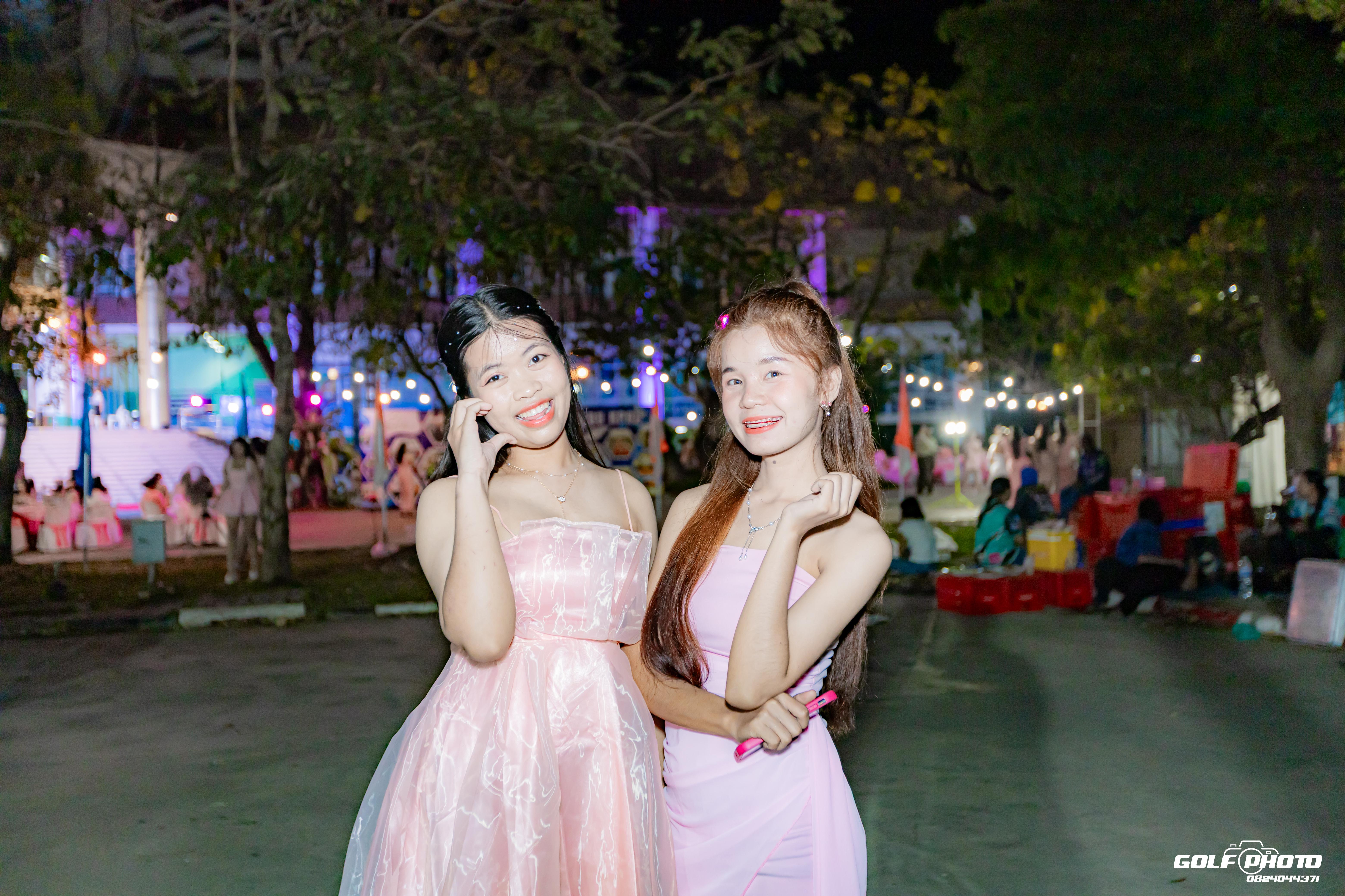 827. งานราตรีสีฟ้า