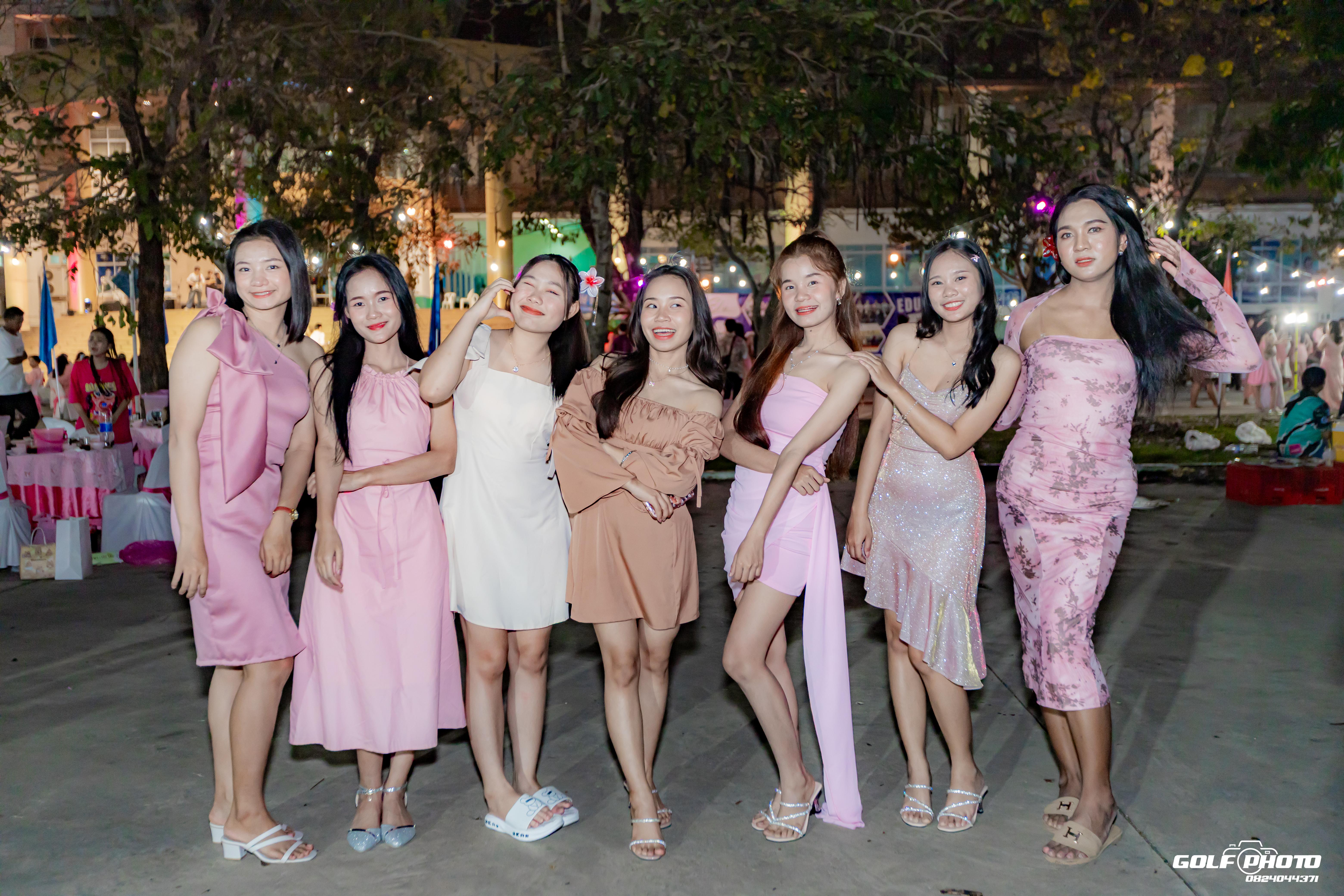 830. งานราตรีสีฟ้า