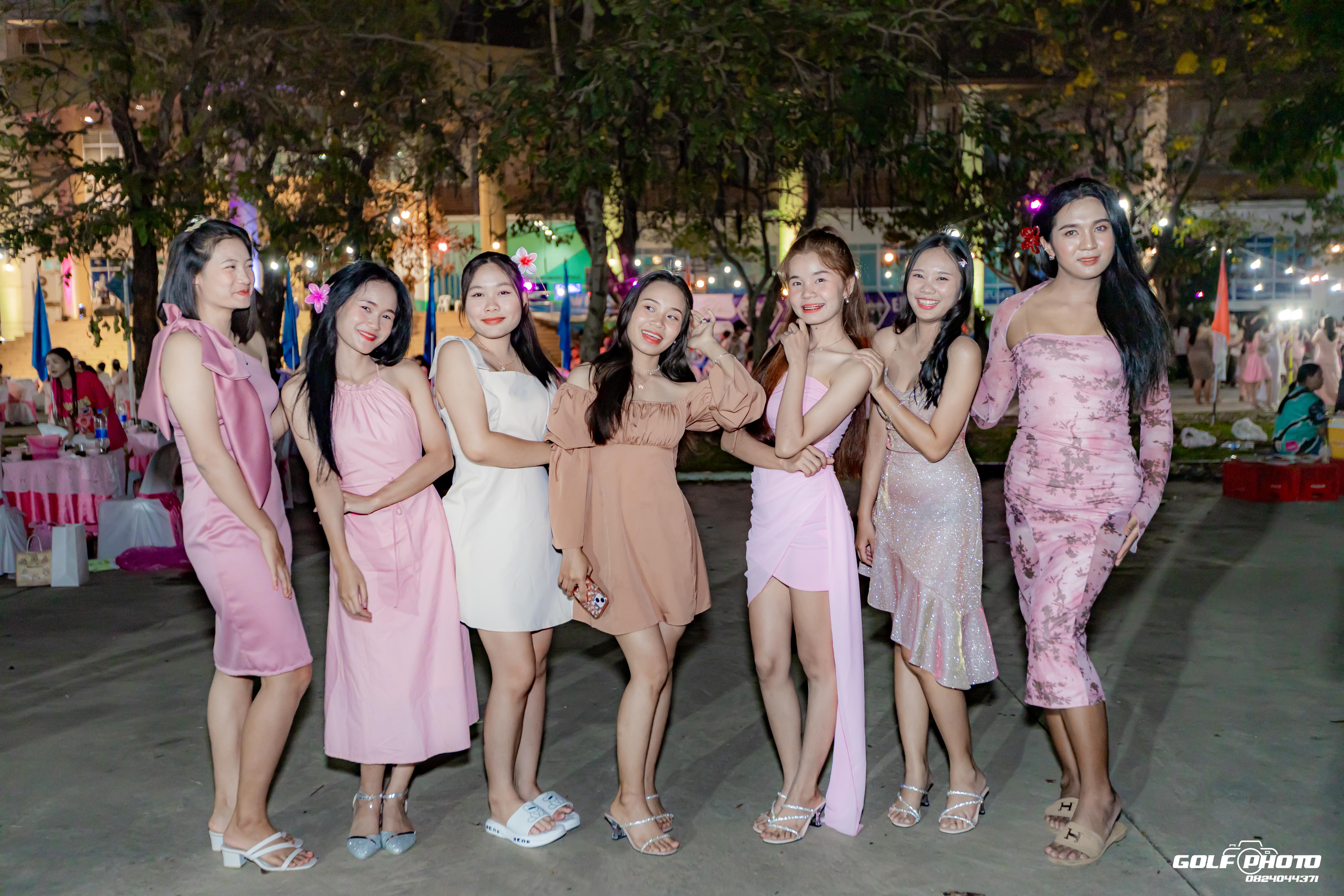 831. งานราตรีสีฟ้า
