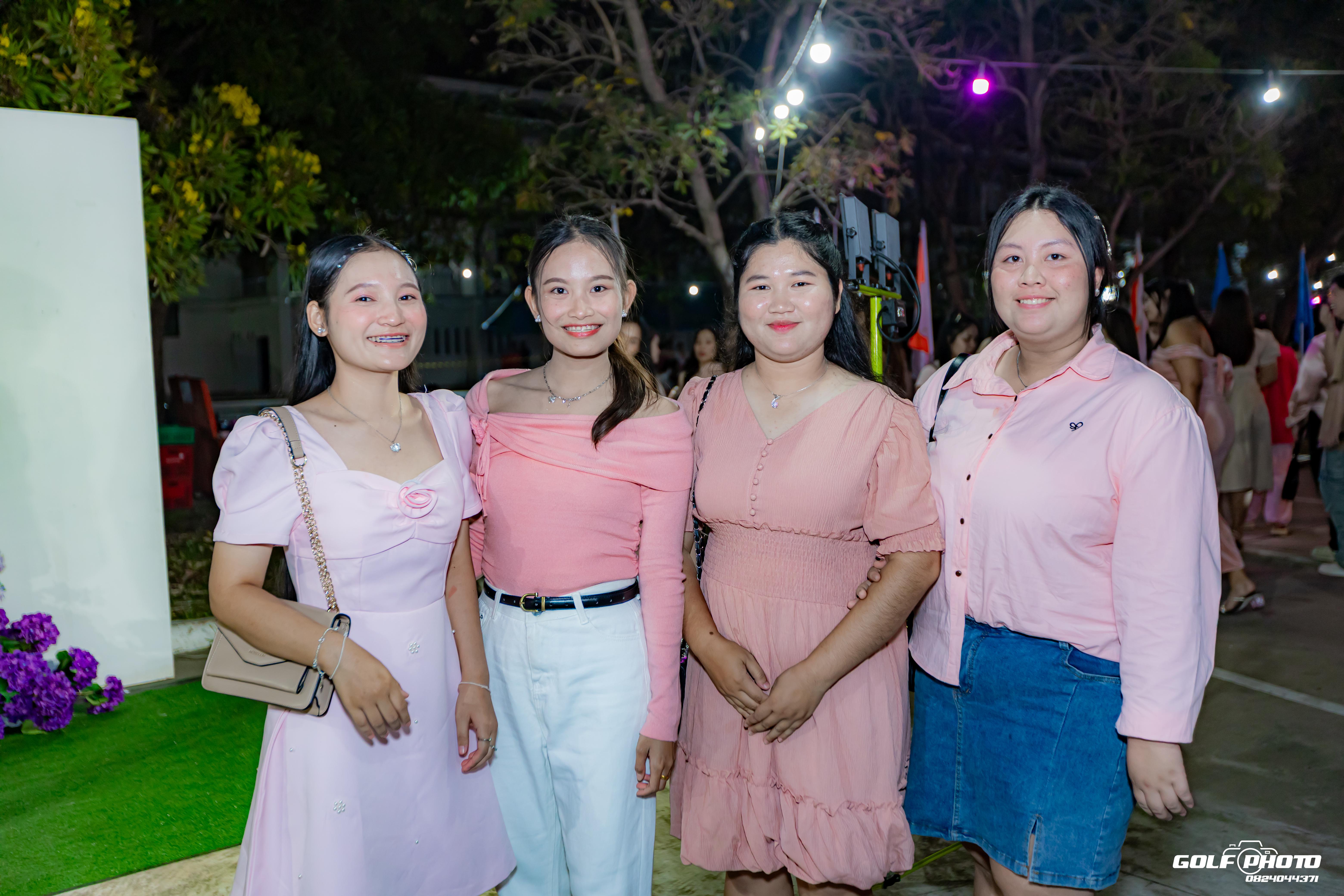 838. งานราตรีสีฟ้า