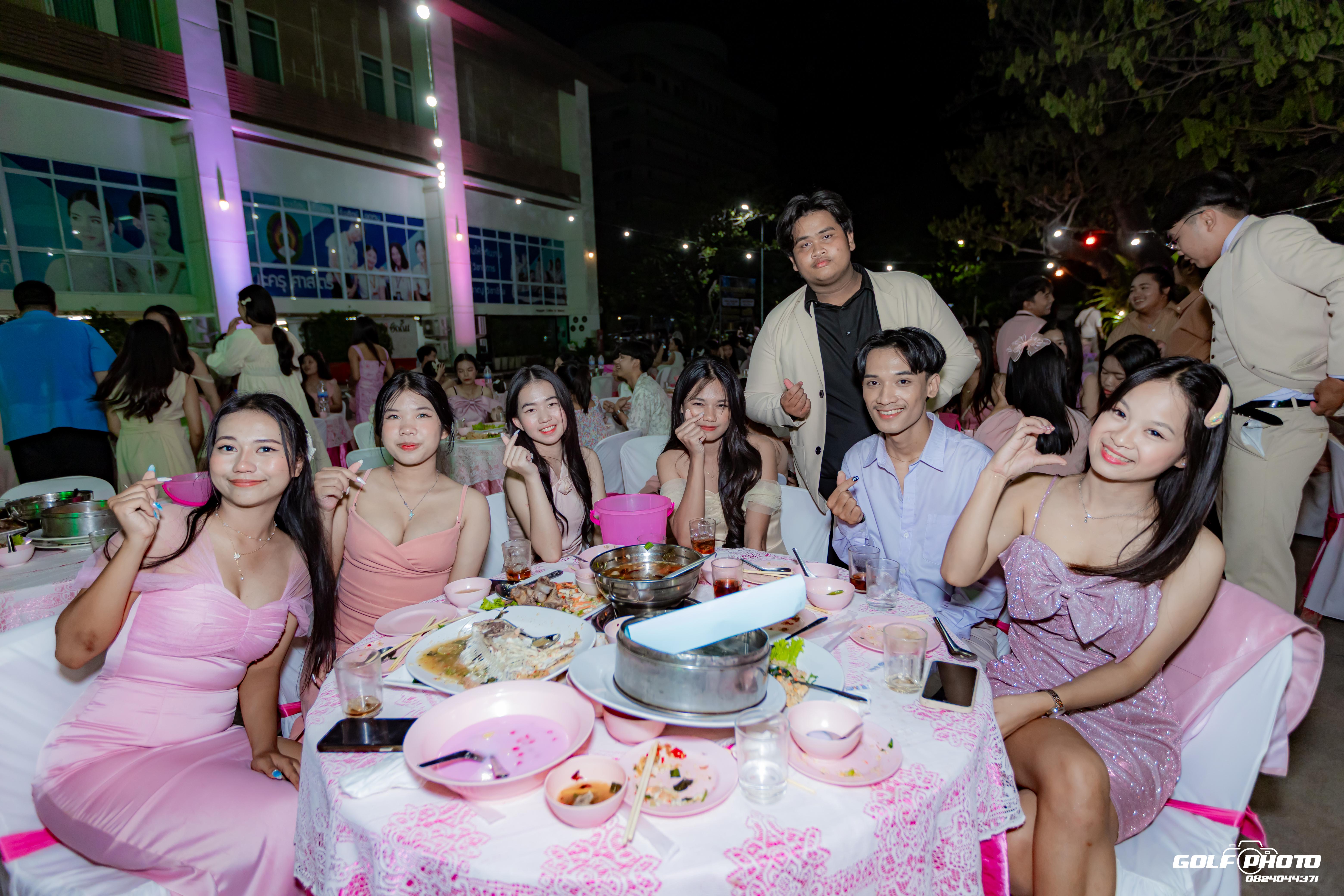 854. งานราตรีสีฟ้า