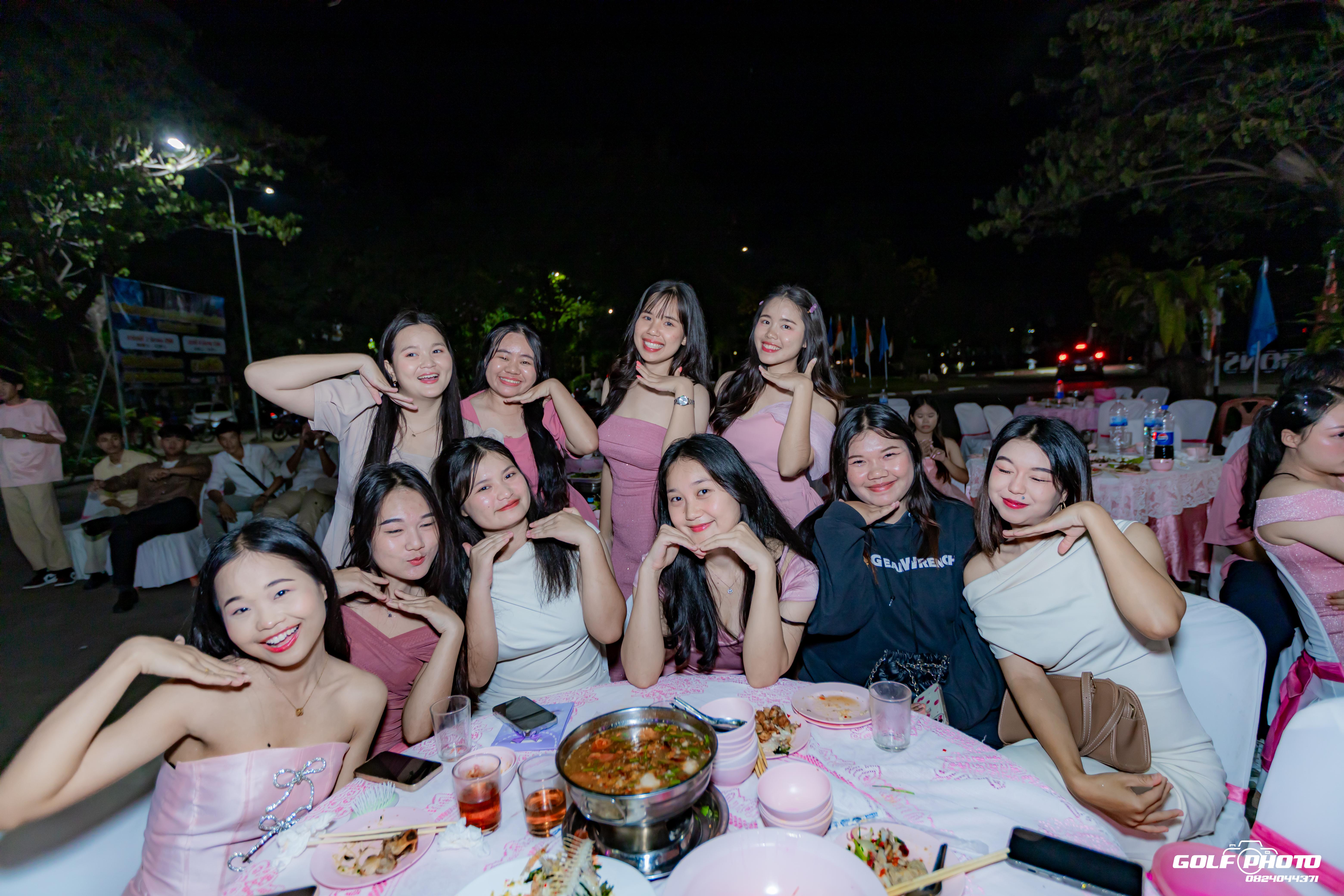 859. งานราตรีสีฟ้า