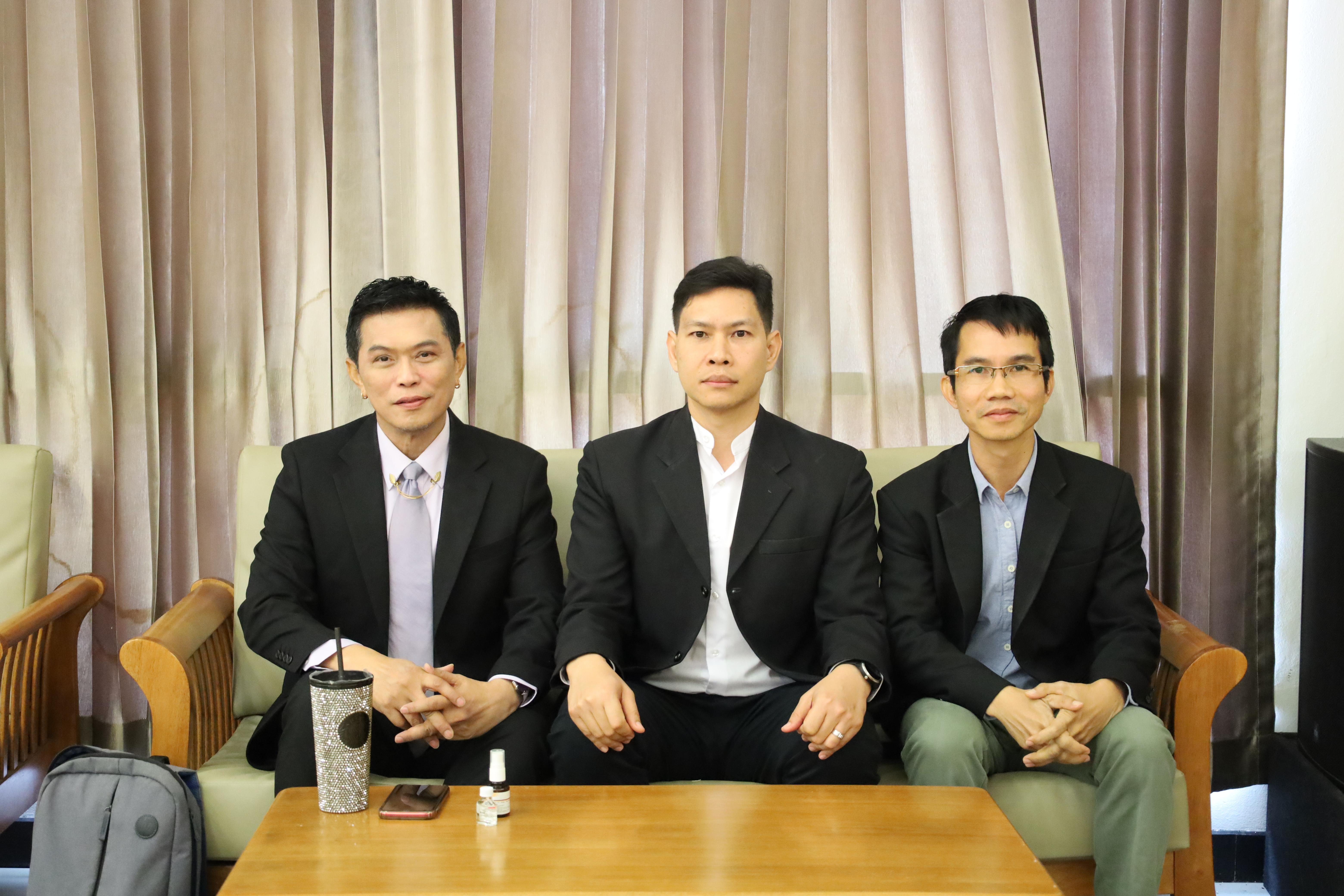 4. การอบรมโครงการพัฒนาทักษะการสอนและความเป็นครู สำหรับนักศึกษหลักสูตรประกาศนียบัตรบัณฑิตสาขาวิชาชีพครู