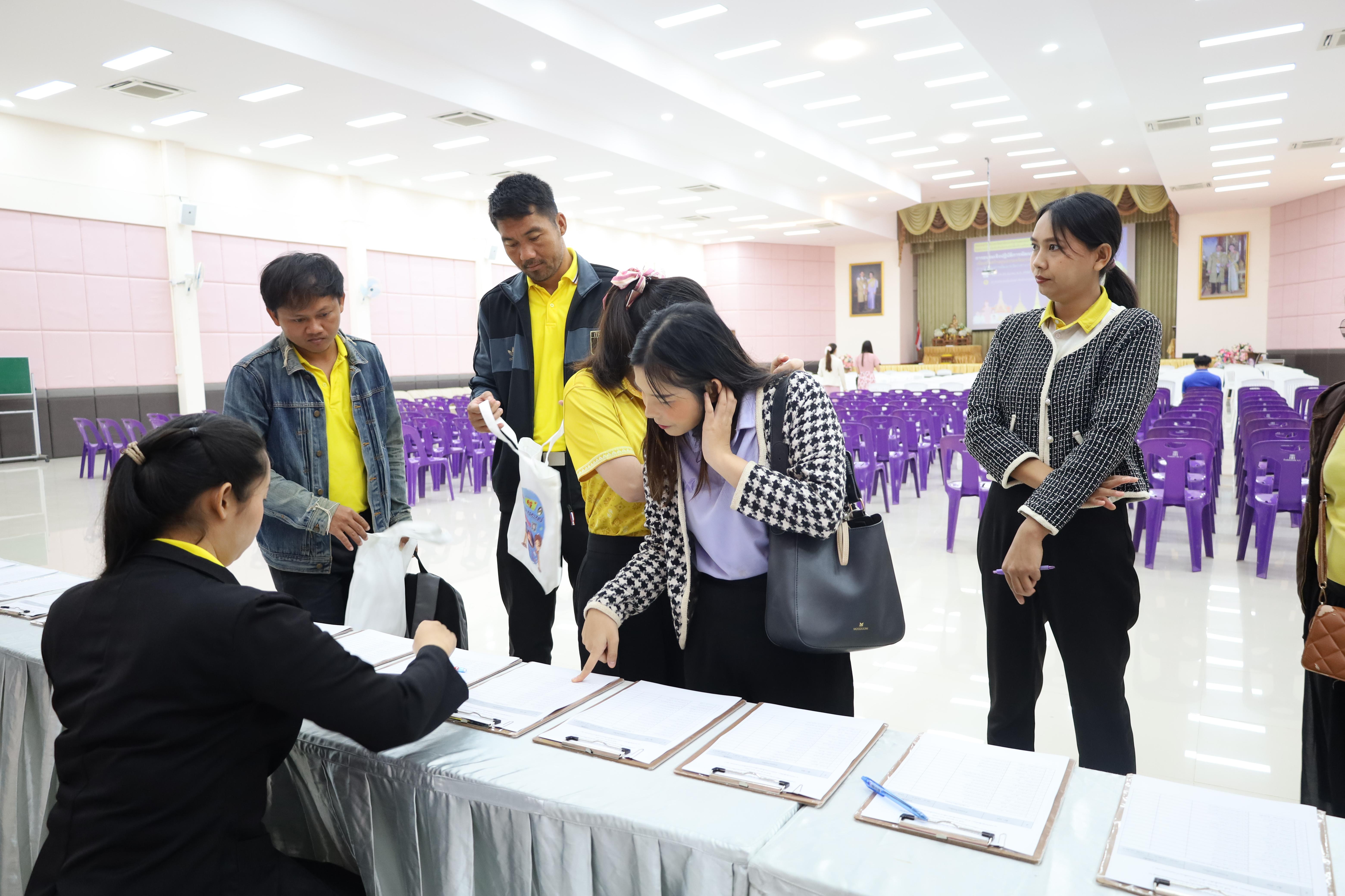 2. การอบรมเชิงปฏิบัติการพัฒนาจิตวิญญาณและจรรยาบรรณวิชาชีพครู